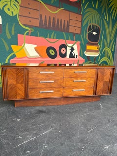 Credenza o cassettiera brutalista di metà secolo di Lane's