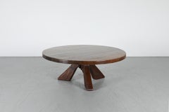 Brutalistischer Couchtisch aus dunkler Eiche im Stil von Pierre Chapo, Mitte des Jahrhunderts