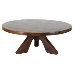 Brutalistischer Couchtisch aus dunkler Eiche im Stil von Pierre Chapo, Mitte des Jahrhunderts