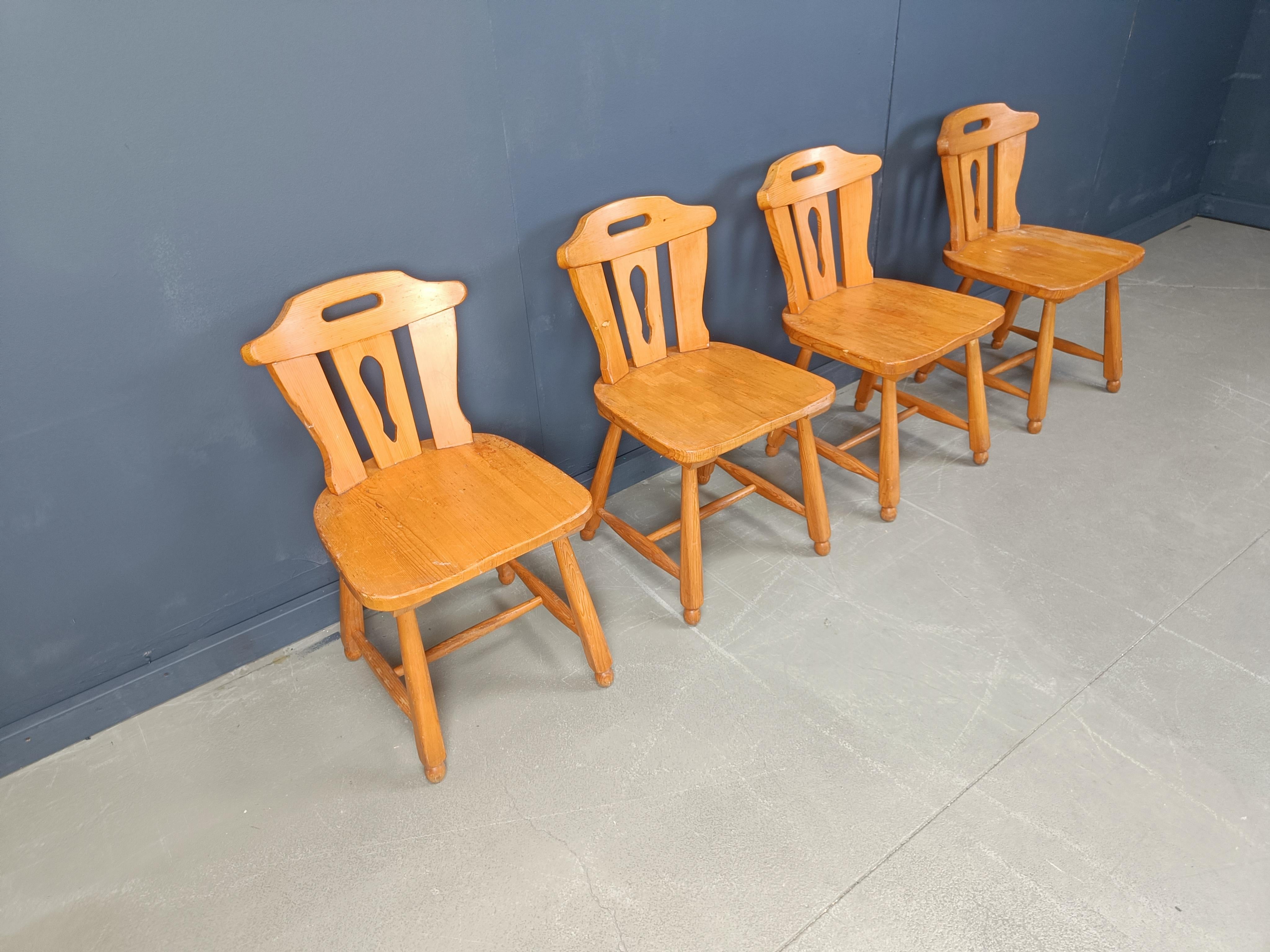 Chêne Chaises de salle à manger brutalistes du milieu du siècle, 1960, ensemble de 4 en vente