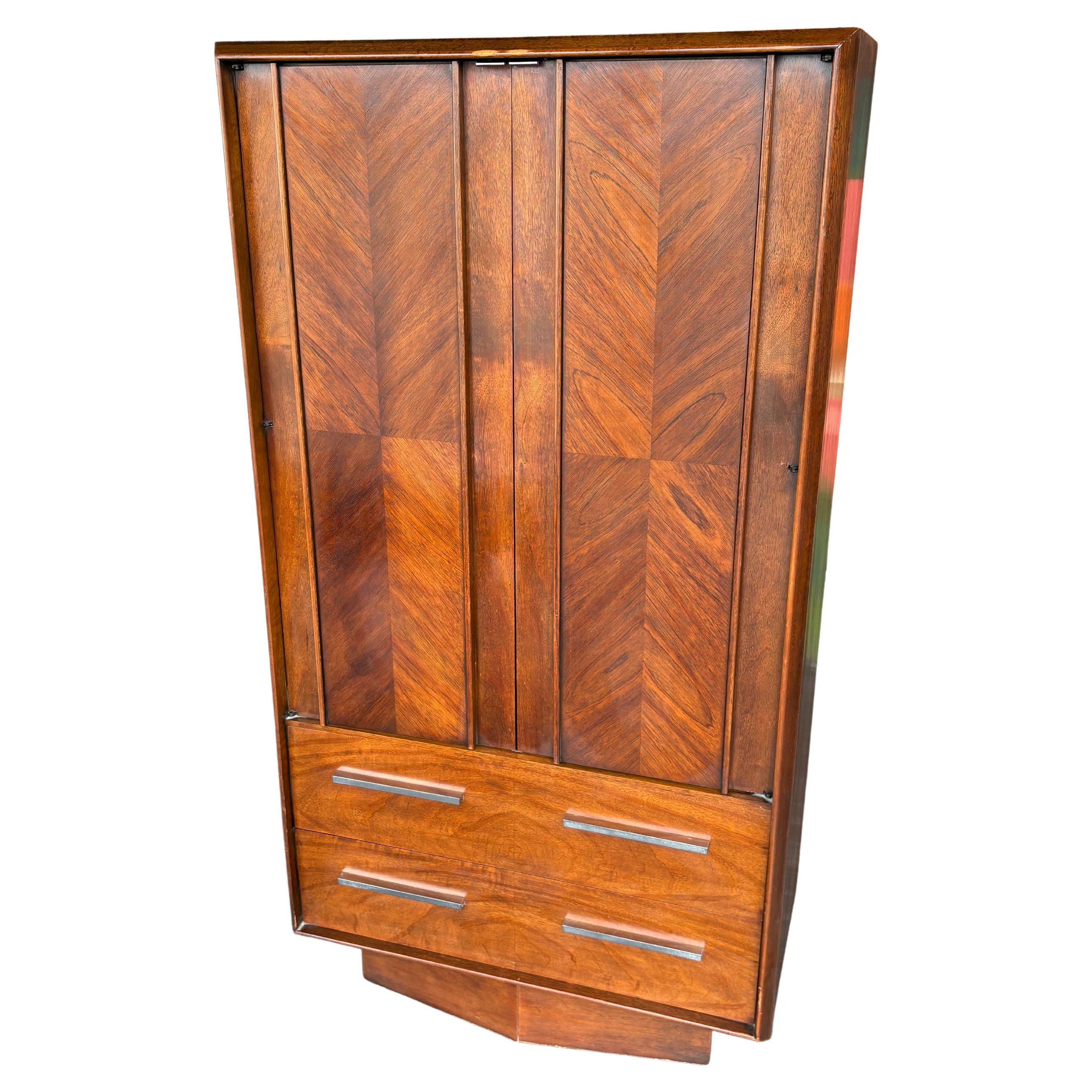 How deep is the average dresser drawer?