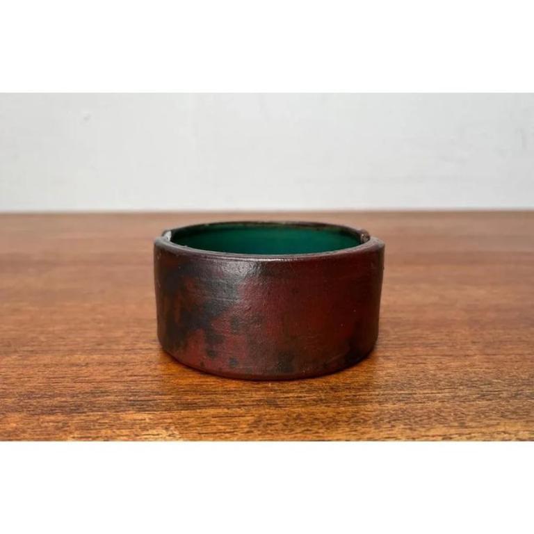 Mid-Century Brutalist German Studio Pottery Ashtray by Gerhard Liebenthron, 1969 For Sale 5