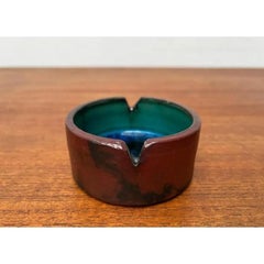 Cendrier en poterie de studio allemand brutaliste du milieu du siècle par Gerhard Liebenthron, 1969