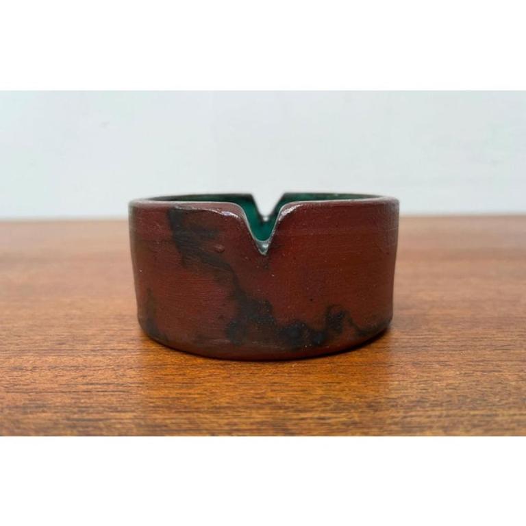 Mid-Century Brutalist German Studio Pottery Ashtray by Gerhard Liebenthron, 1969 For Sale 1