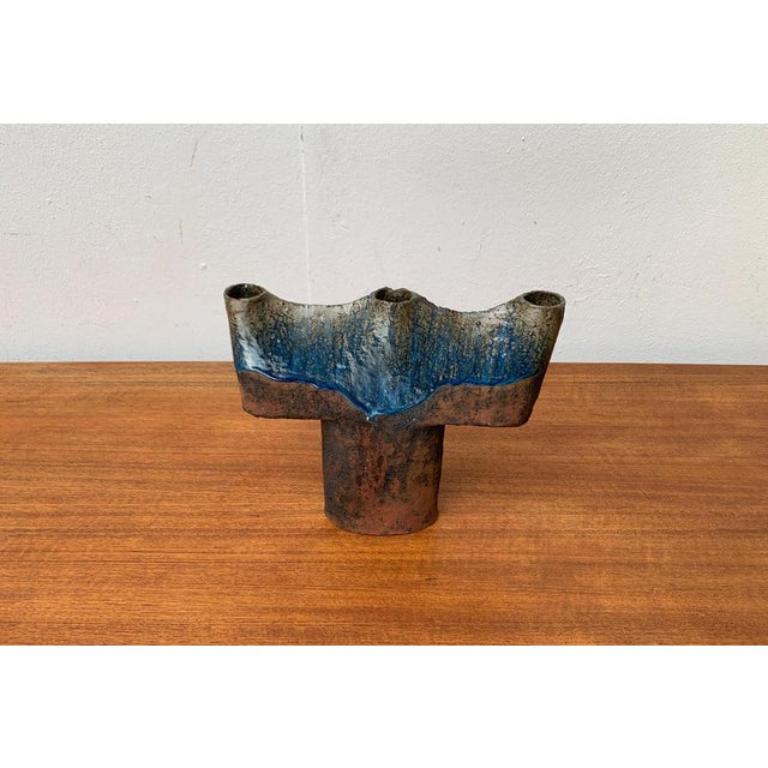 Brutalistische deutsche Studio Pottery Vase aus der Jahrhundertmitte, 1960er Jahre (Moderne der Mitte des Jahrhunderts) im Angebot