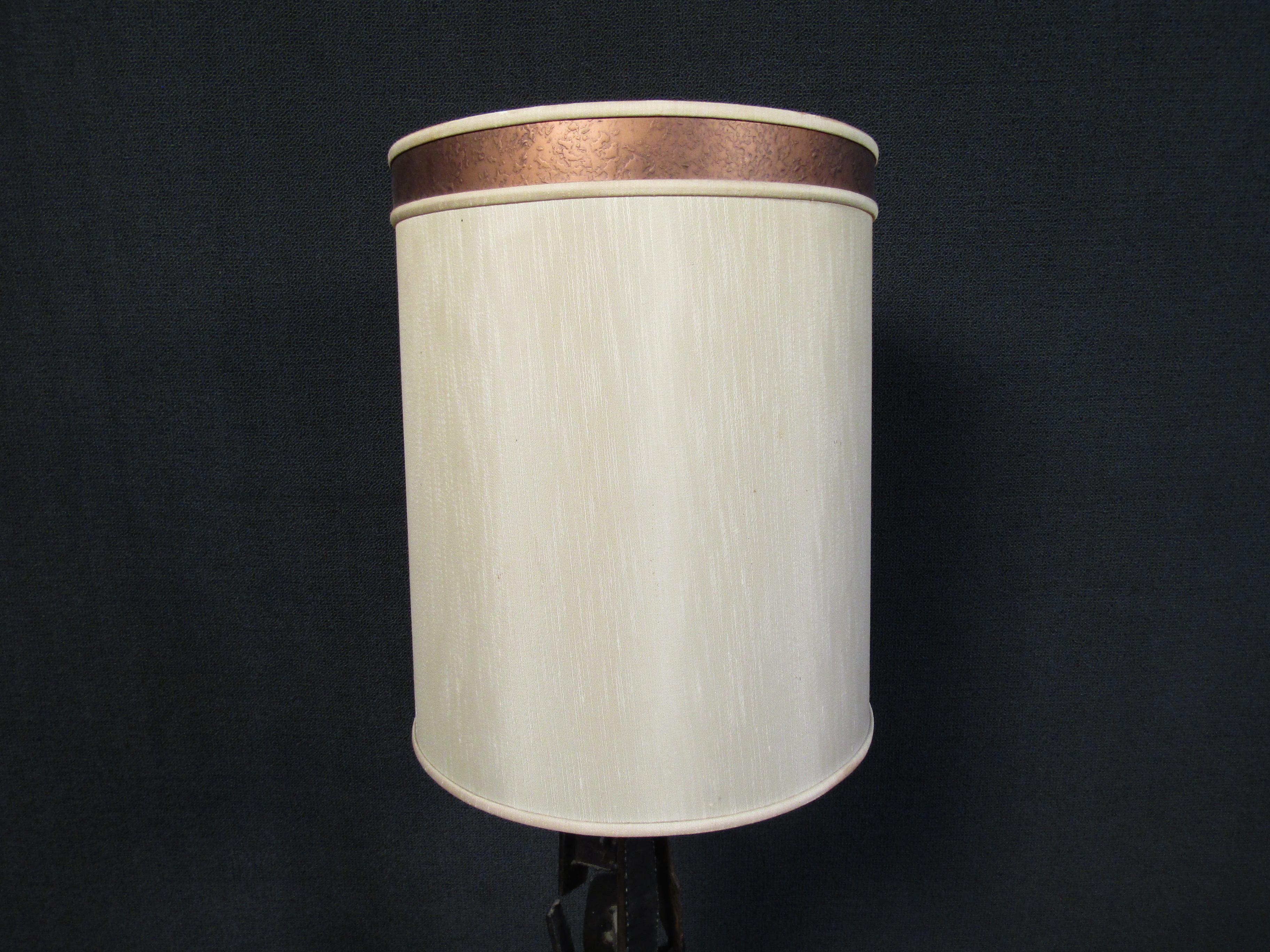 Mid-Century Modern Lampe brutaliste du milieu du siècle dernier par Laurel Lamp Co. en vente