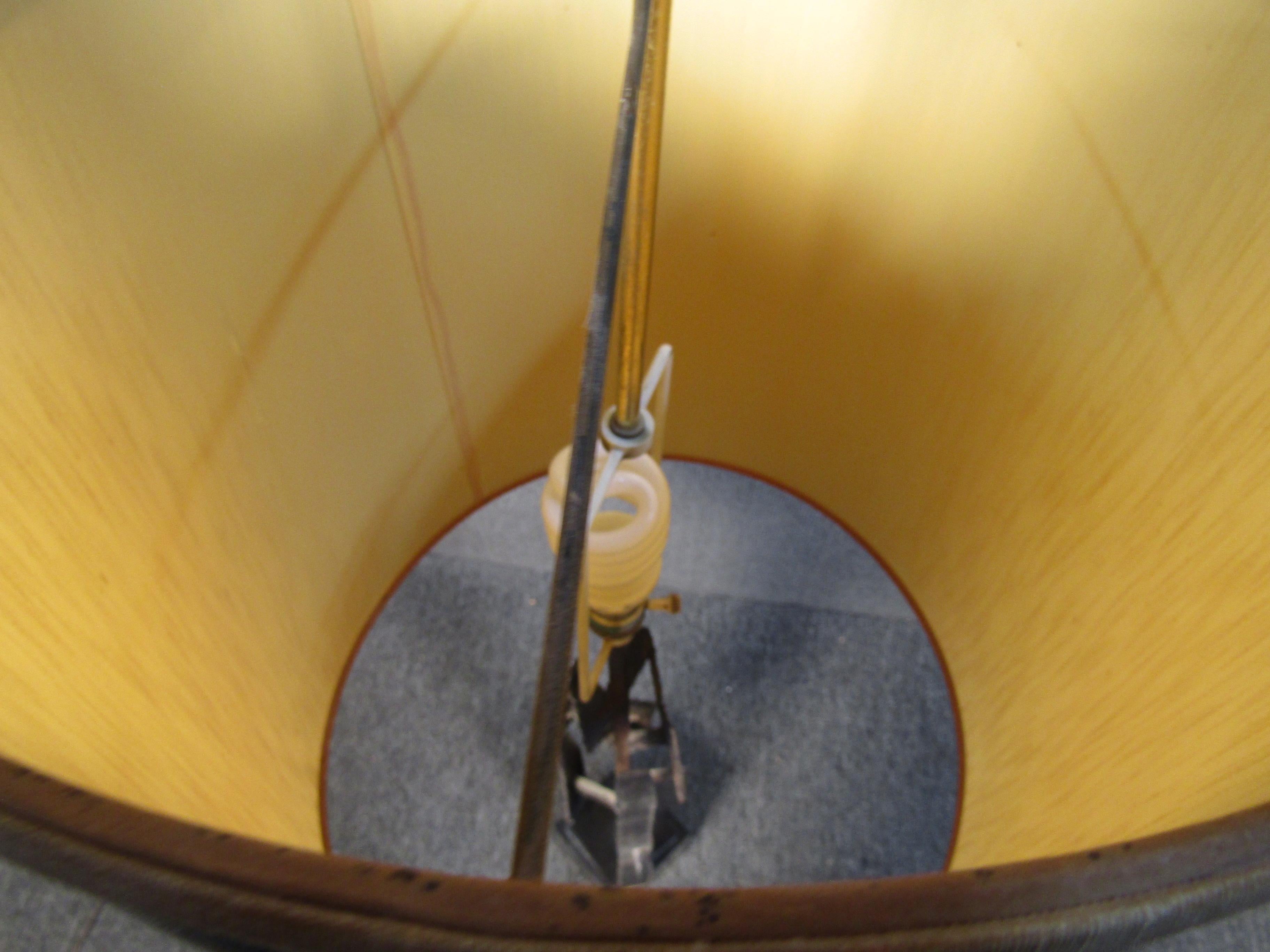 Lampe brutaliste du milieu du siècle dernier par Laurel Lamp Co. Bon état - En vente à Brooklyn, NY