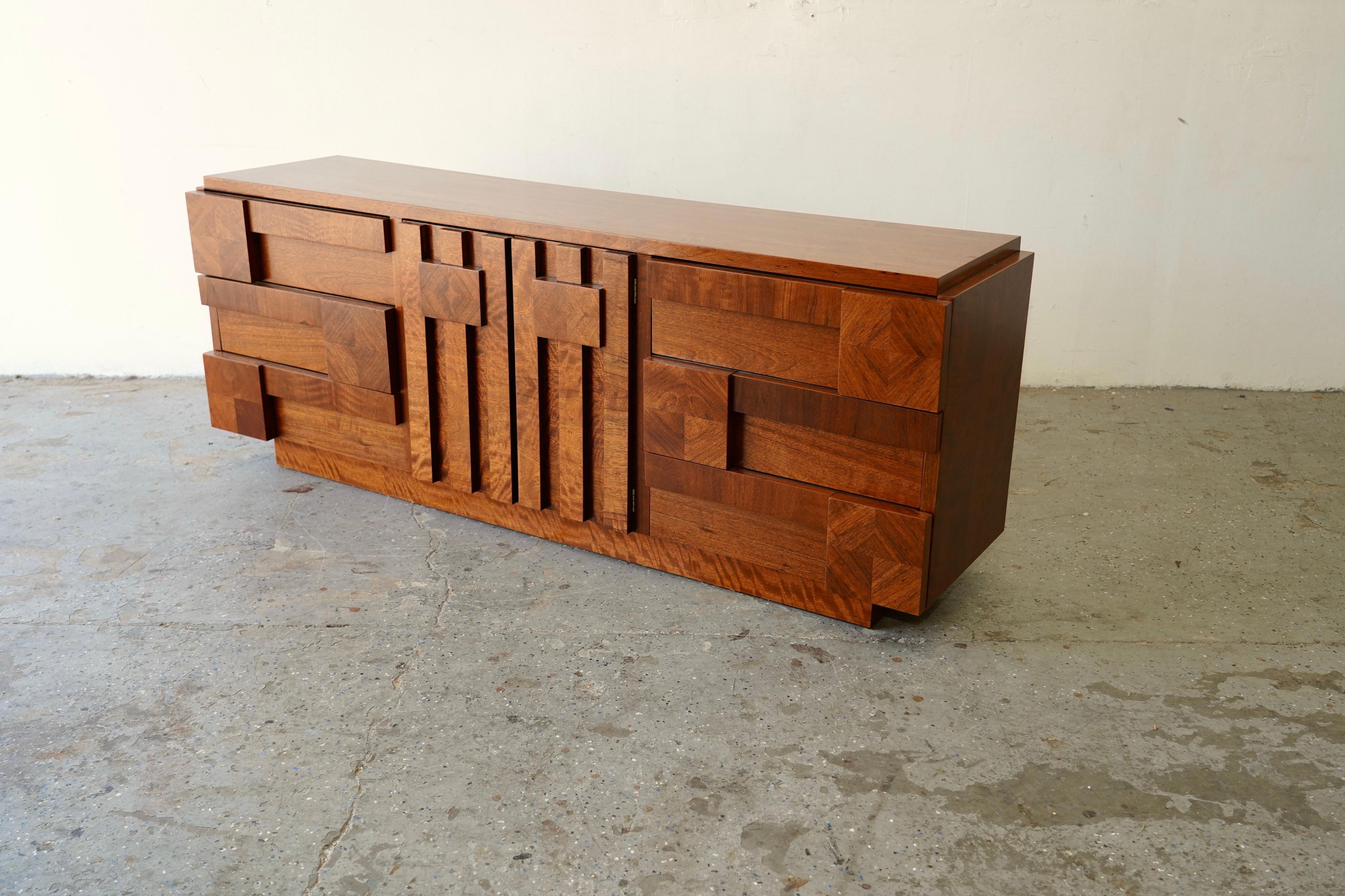 Mid-Century Brutalist Lane Staccato Walnut King Headboard In Good Condition In Las Vegas, NV