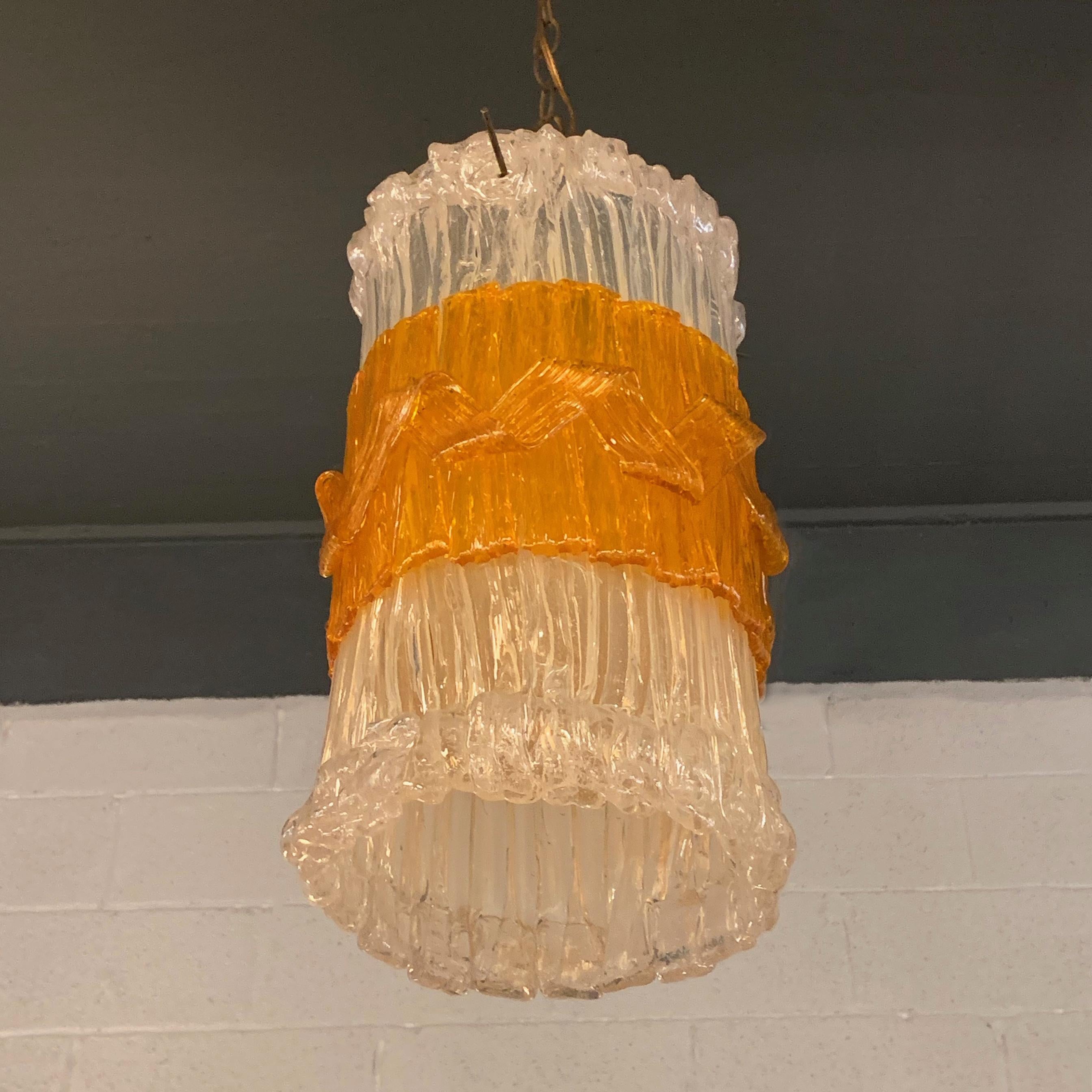 Americano Ciondolo a cilindro in lucite brutalista del Medioevo in vendita
