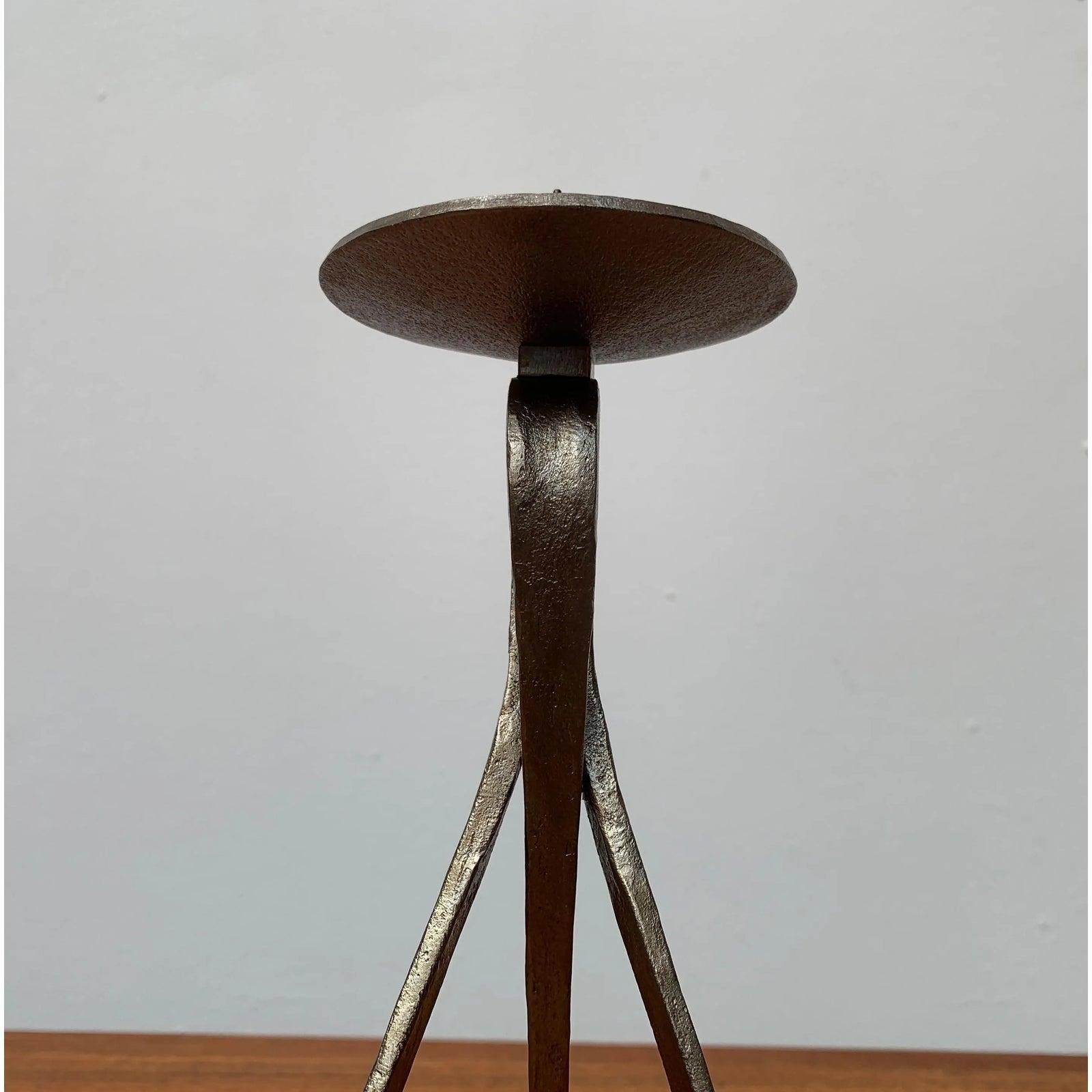 Brutalistischer Metall-Kerzenhalter aus der Jahrhundertmitte 1960er Jahre im Angebot 1
