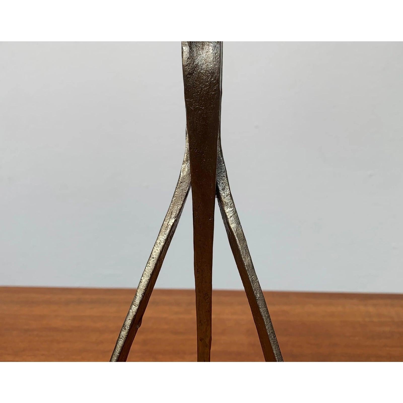 Brutalistischer Metall-Kerzenhalter aus der Jahrhundertmitte 1960er Jahre im Angebot 2