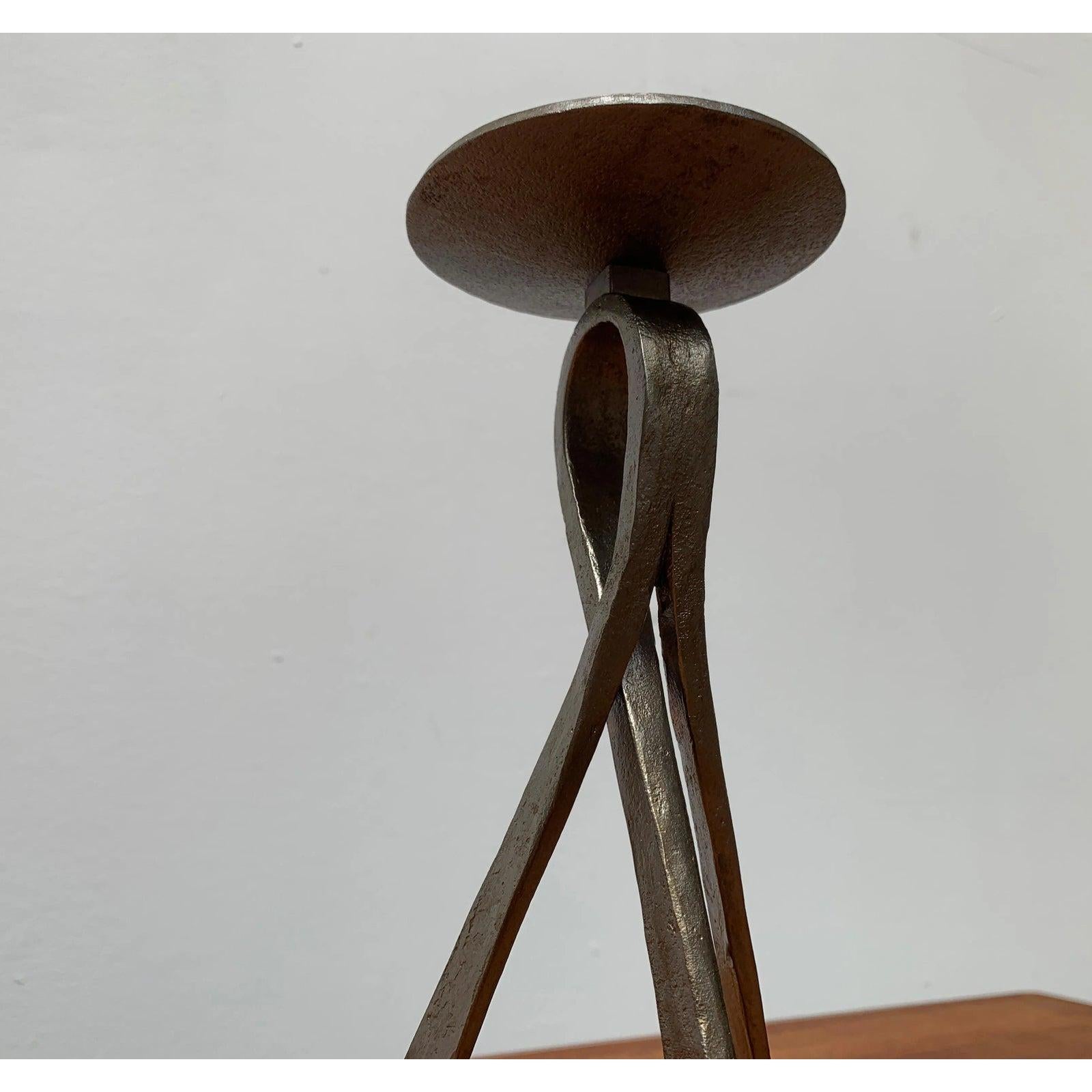 Brutalistischer Metall-Kerzenhalter aus der Jahrhundertmitte 1960er Jahre im Angebot 4