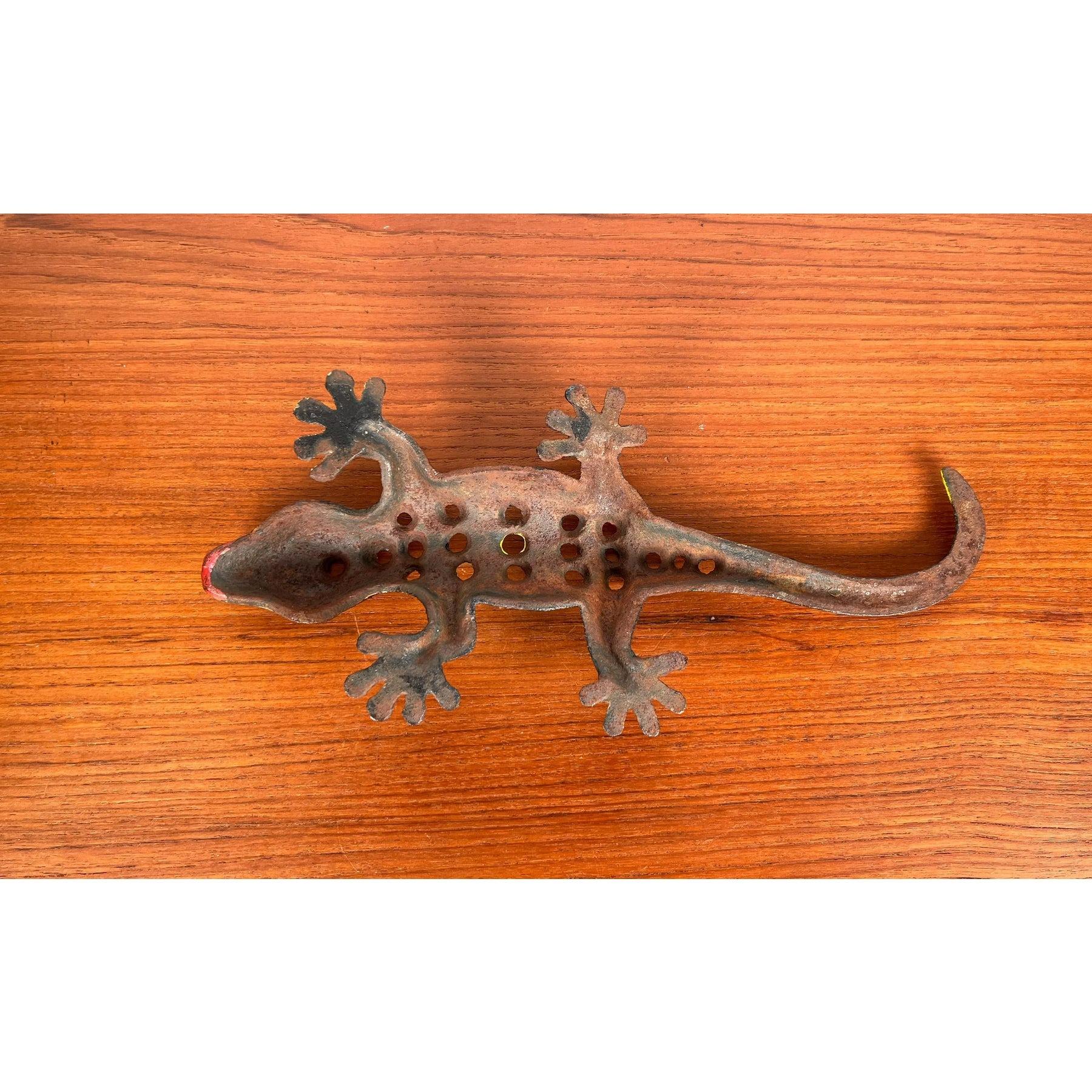 Mid-Century Brutalist Metal Gecco Figurine, 1960s For Sale 7