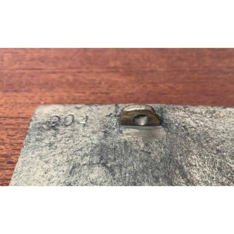 Escultura Brutalista de mediados de siglo en forma de cruz de metal Sakral, años 60 en venta 6