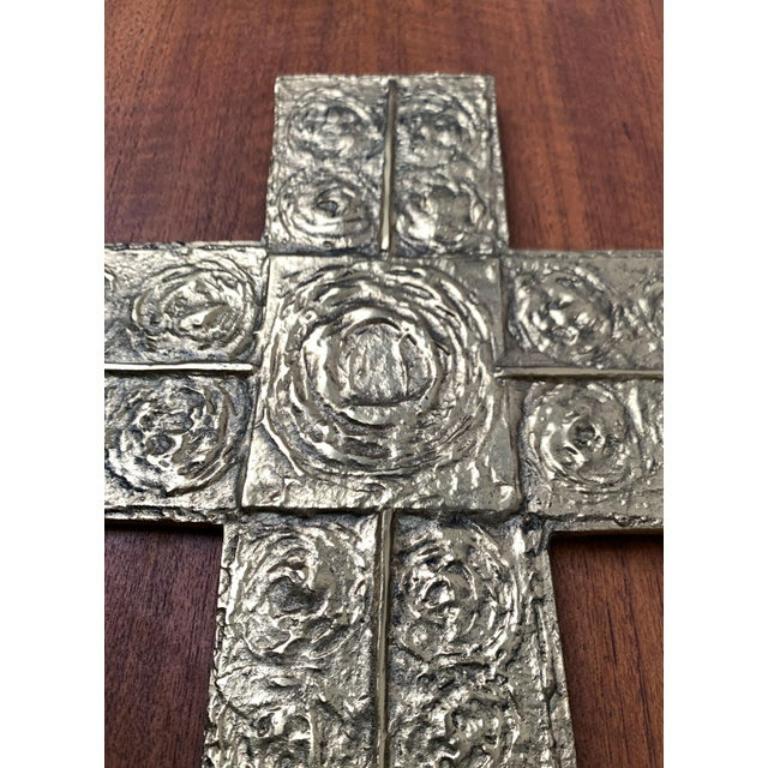 Escultura Brutalista de mediados de siglo en forma de cruz de metal Sakral, años 60 en Excelente estado para la venta en Hamburg, DE