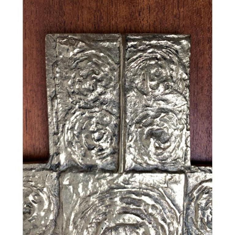 Escultura Brutalista de mediados de siglo en forma de cruz de metal Sakral, años 60 Metal en venta