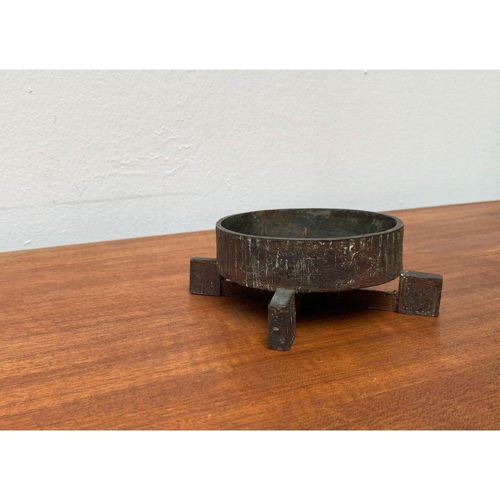 Mid-Century Brutalist Minimalist Candle Holder, in Very Good conditions. Designed 1960 to 1969.

Additional information:
Materials: Metal
Color: Gray
Styles: Brutalist, Mid-Century Modern
Item Type: Vintage, Antique or Pre-owned
Dimensions: 7.09ʺW ×