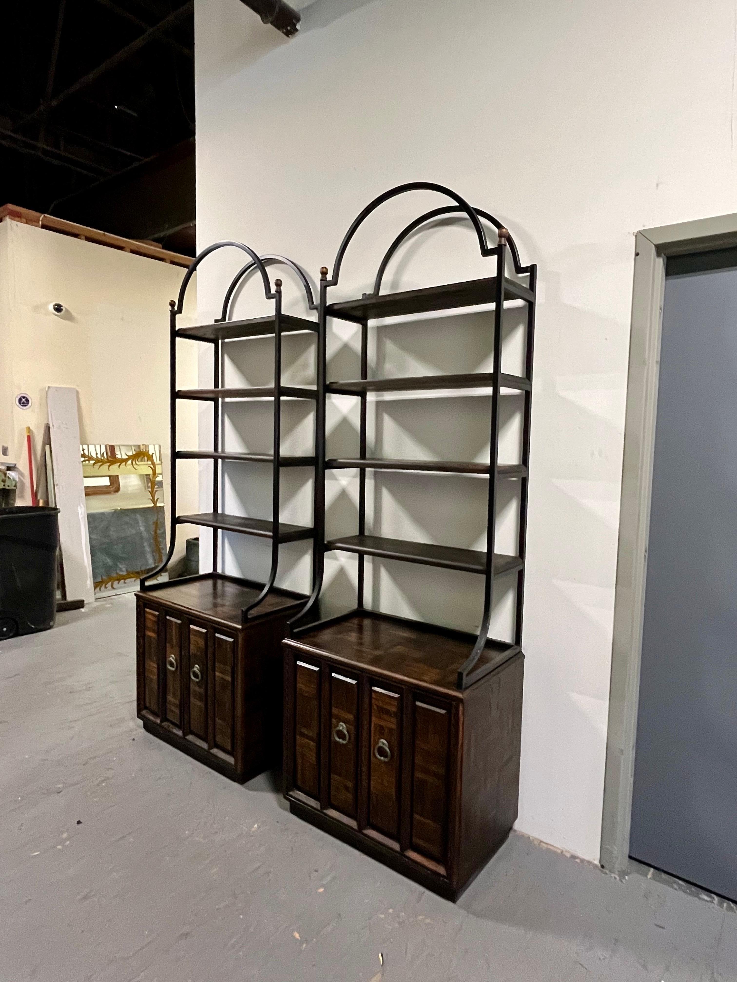 Bibliothèques en Oak Oak brutalistes du milieu du siècle en vente 4