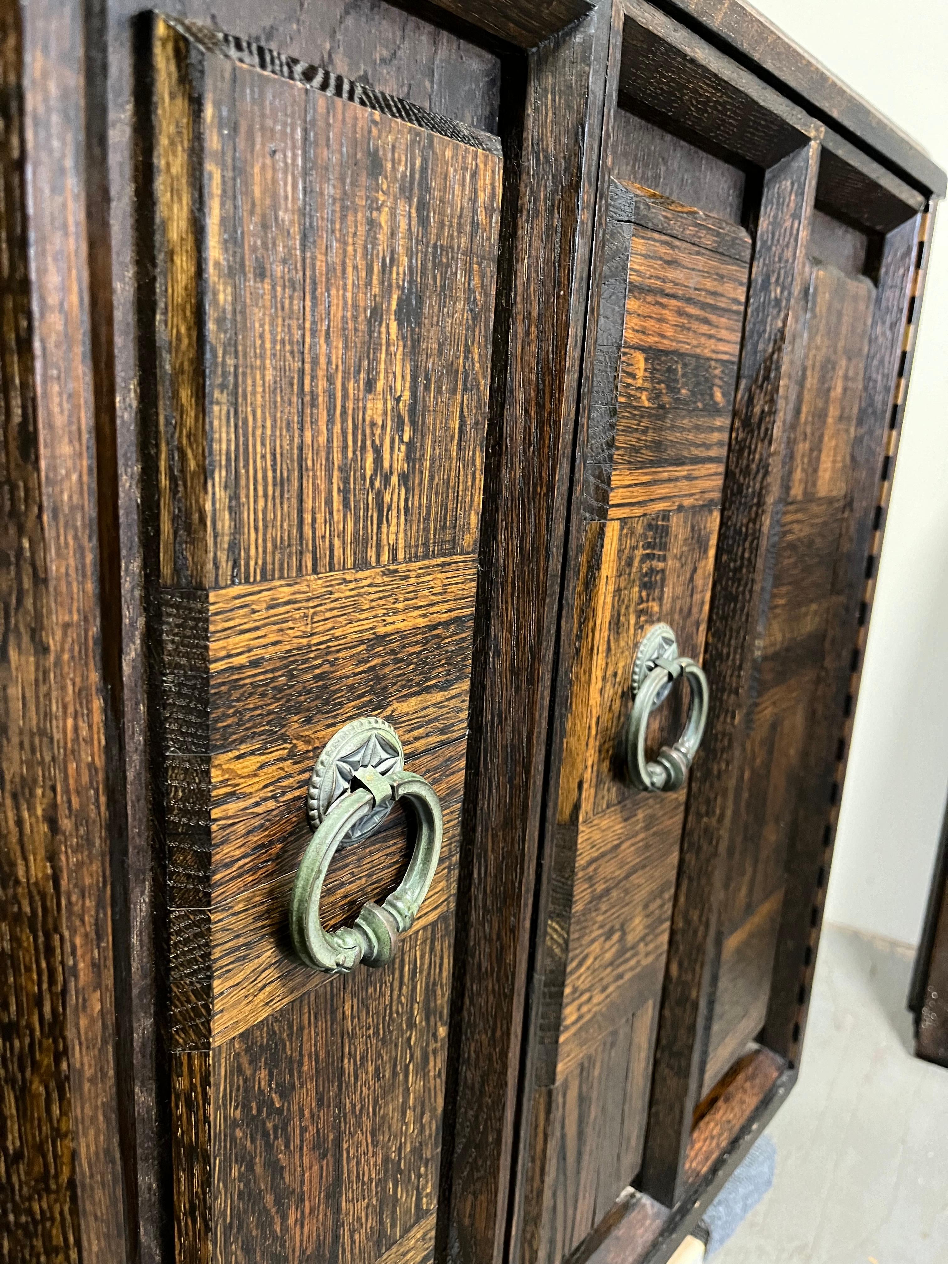Bibliothèques en Oak Oak brutalistes du milieu du siècle en vente 1