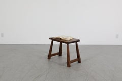 Mitte des Jahrhunderts Brutalist Pierre Chapo Style Dark Oak Beistelltisch oder Hocker