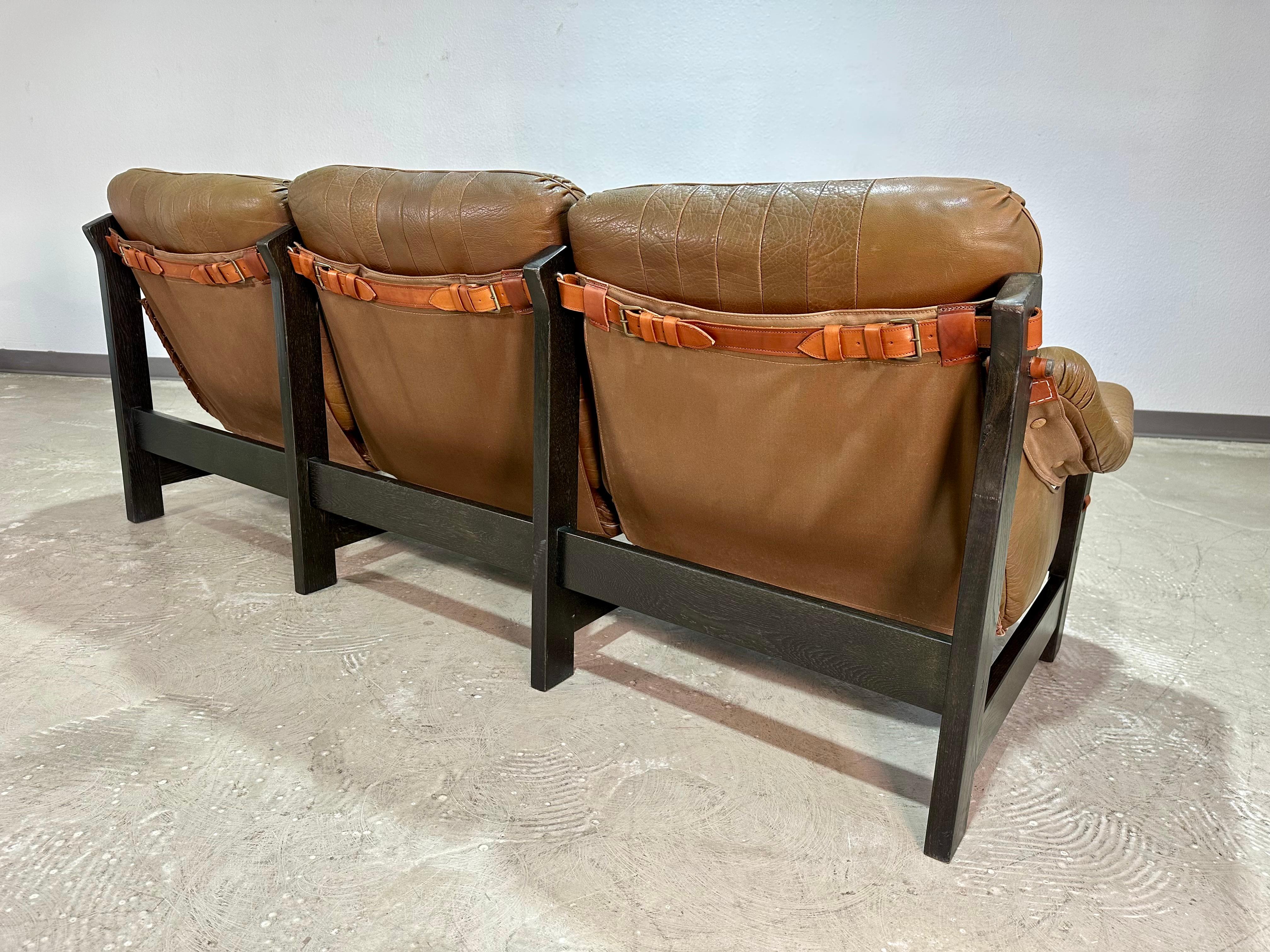 Sofá Escandinavo Brutalista de Roble y Piel de Mediados de Siglo en venta 5