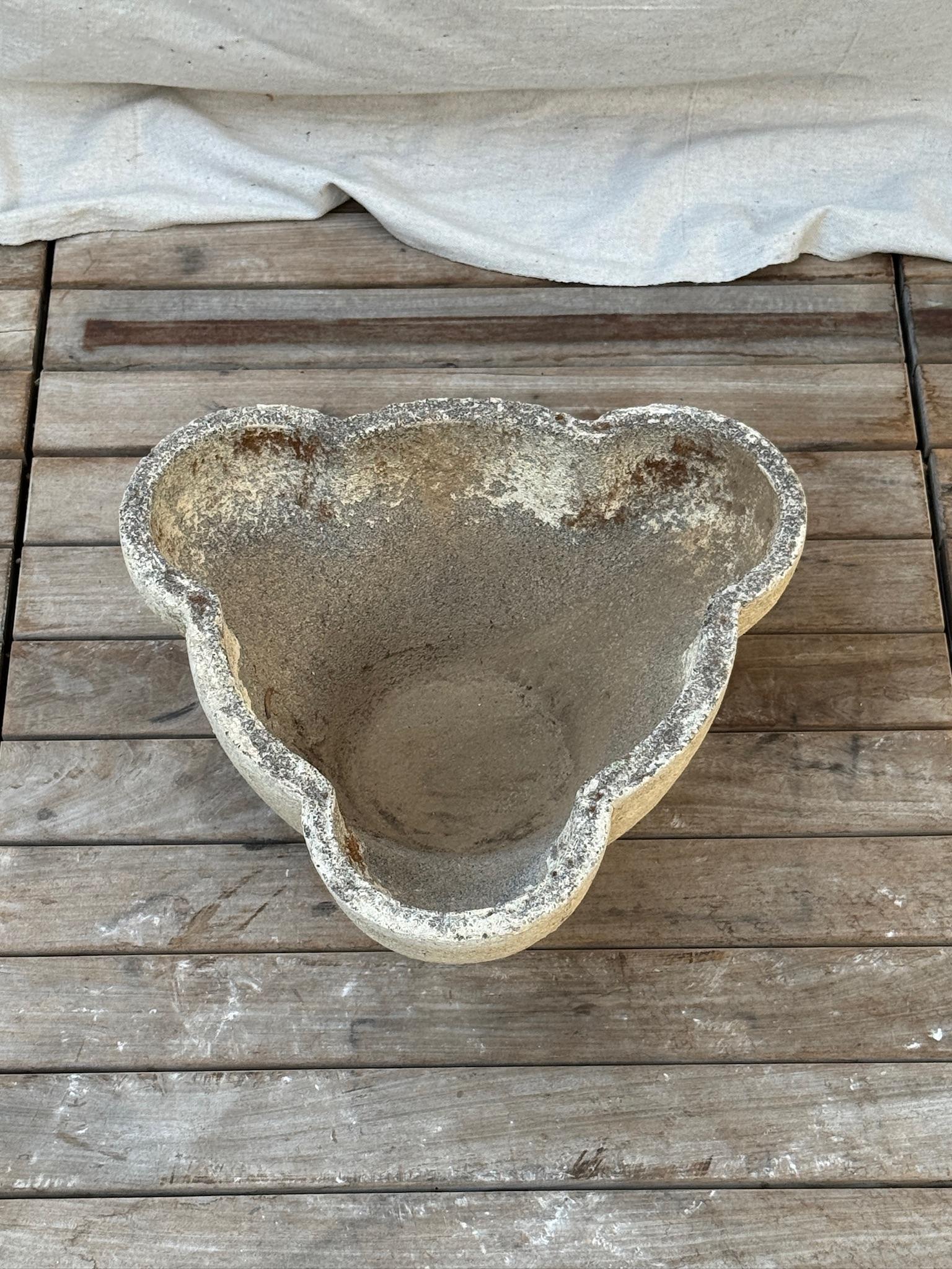 Mid-Century Brutalist Sculptural Concrete Planter with Clover Form For Sale 1