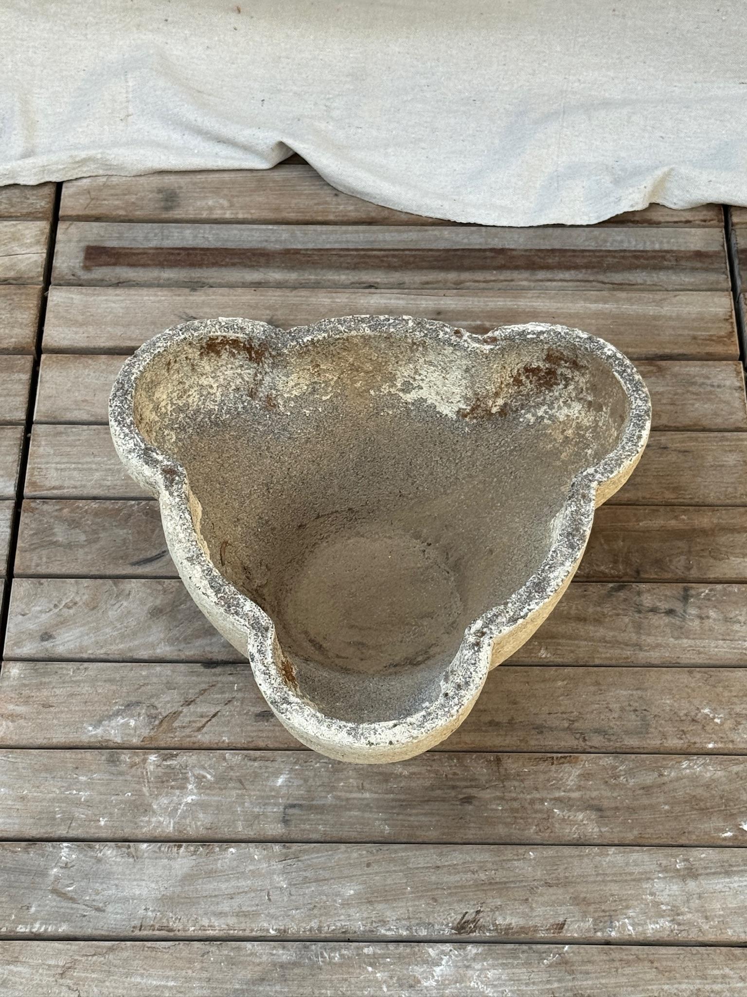 Mid-Century Brutalist Sculptural Concrete Planter with Clover Form For Sale 2