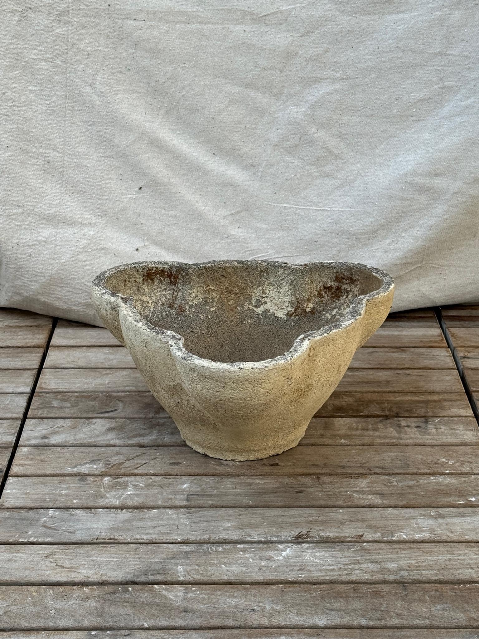 Mid-Century Brutalist Sculptural Concrete Planter with Clover Form For Sale 3
