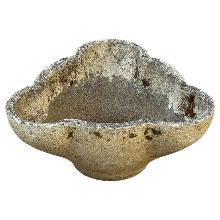 Mid-Century Brutalist Sculptural Concrete Planter with Clover Form For Sale  at 1stDibs