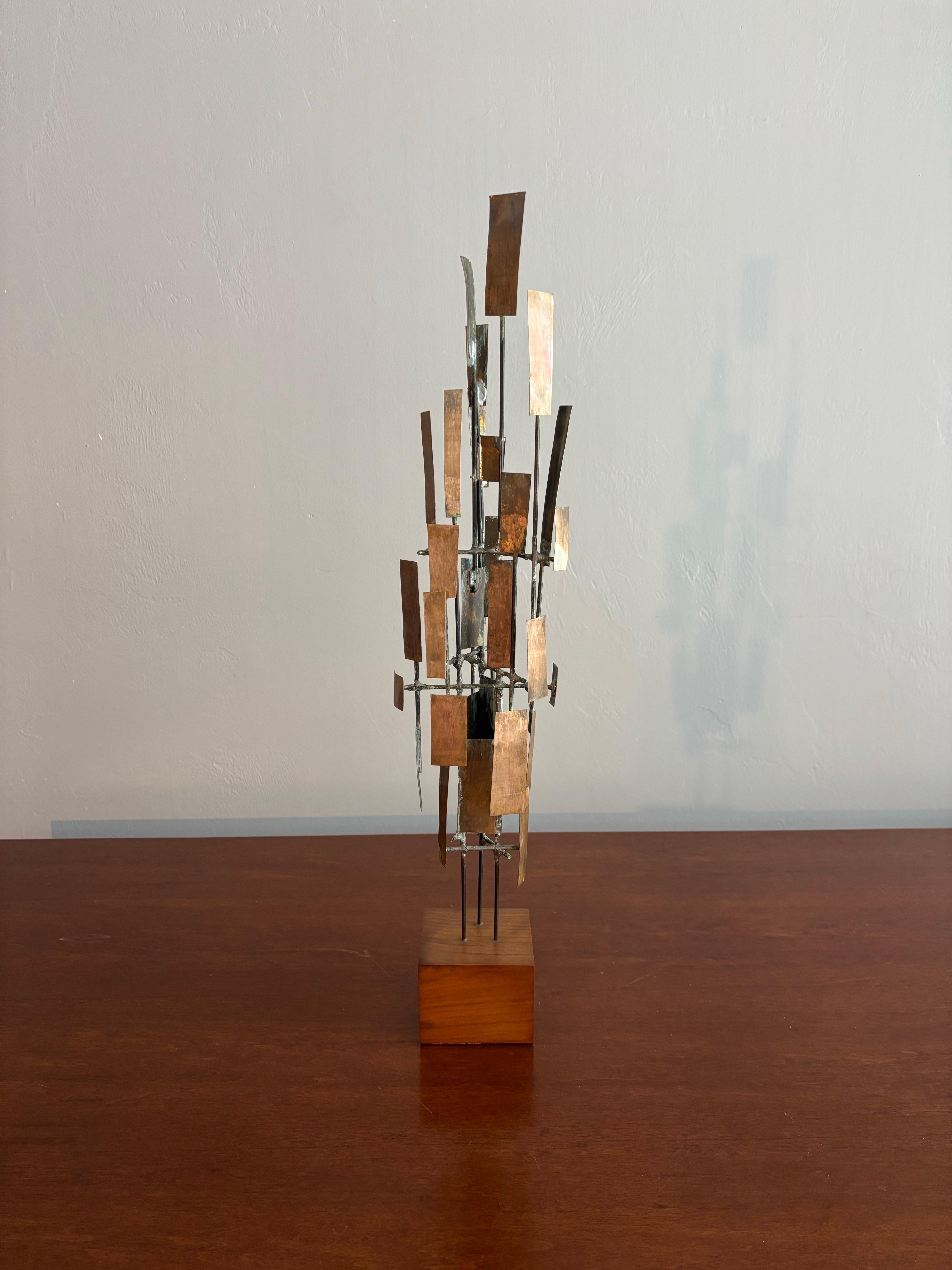 Americano Scultura brutalista di metà secolo dopo Harry Bertoia in vendita