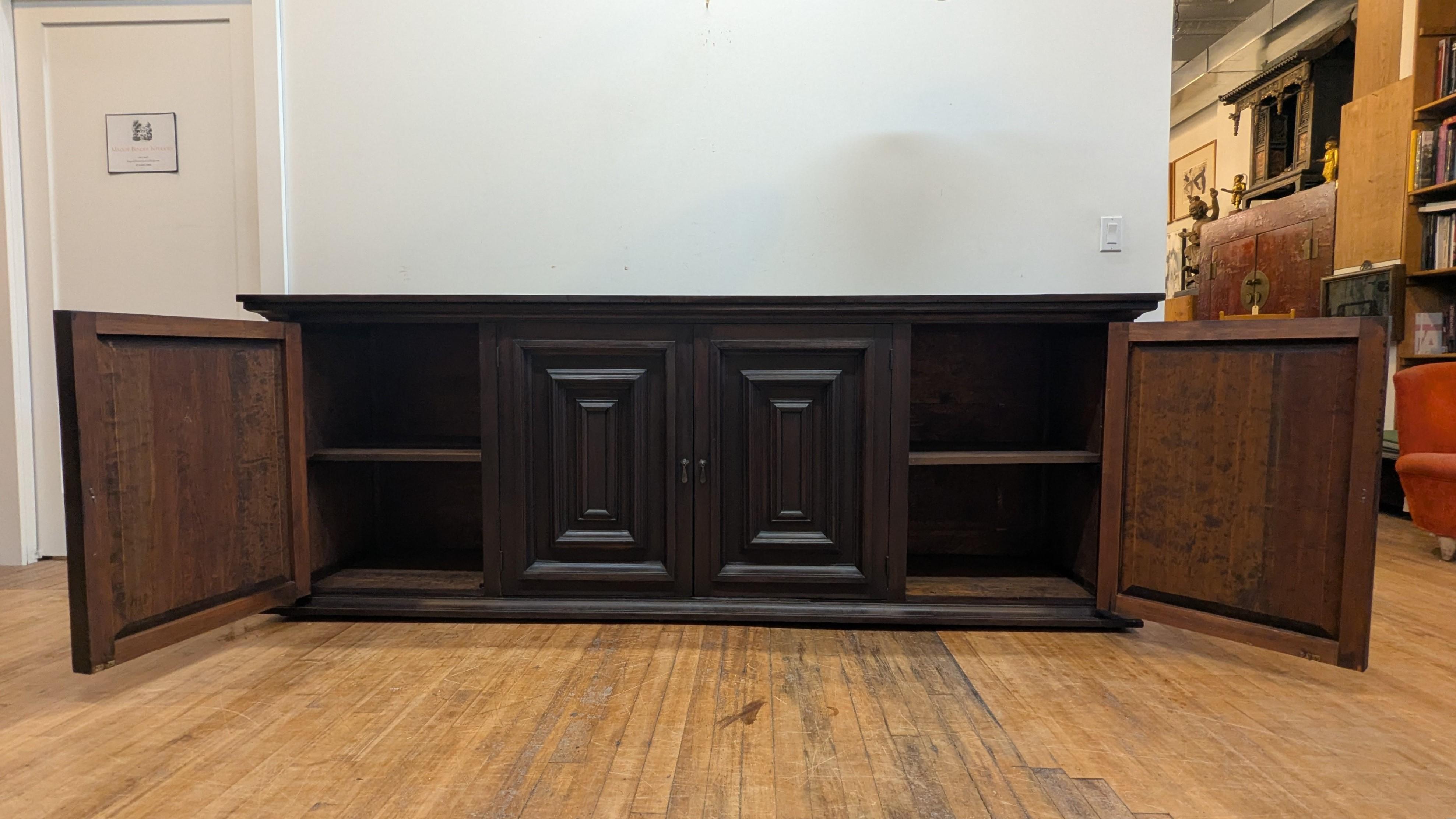 Brutalismo Credenza brutalista di metà secolo in vendita