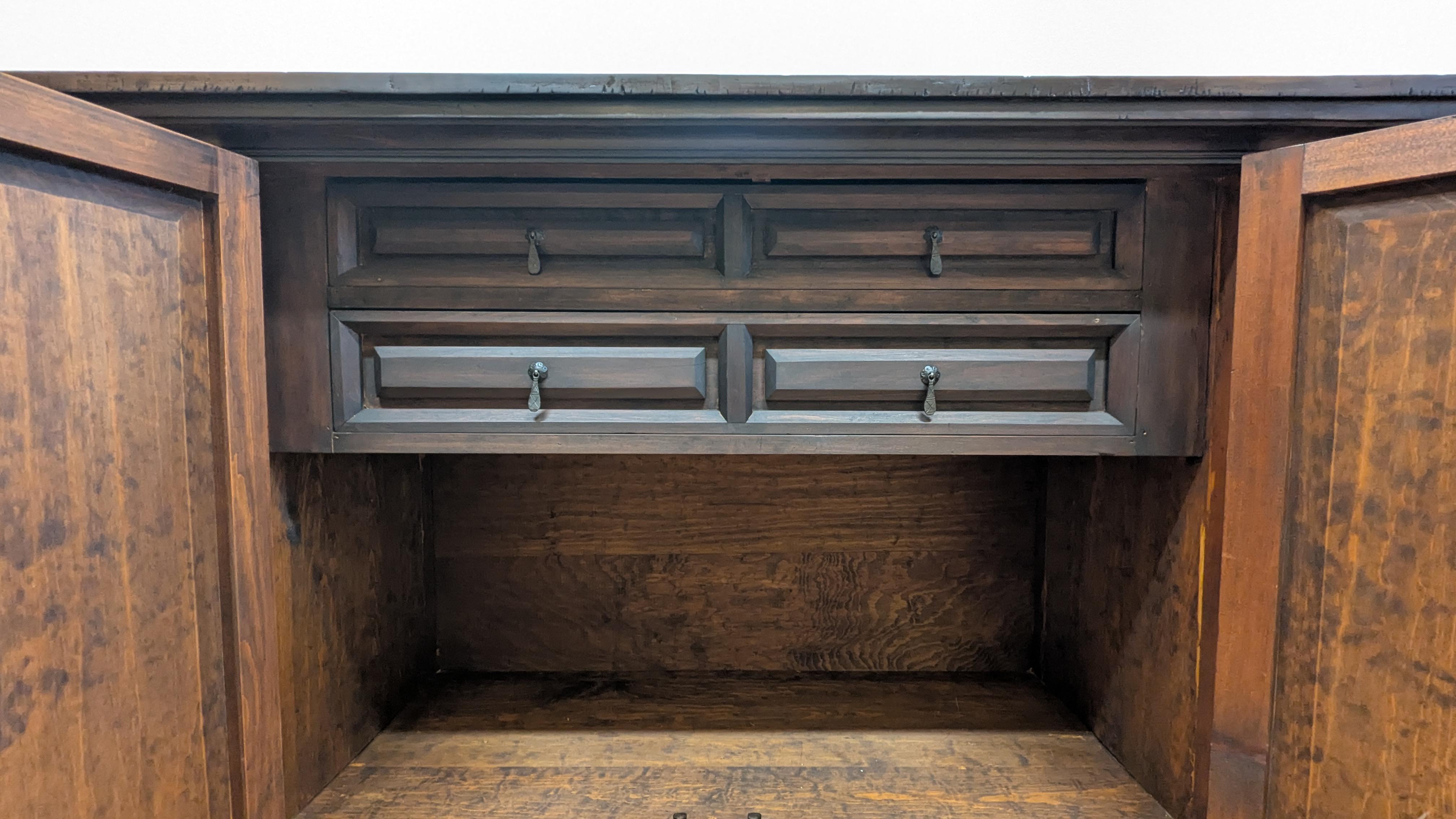 Credenza brutalista di metà secolo In condizioni buone in vendita a New York, NY