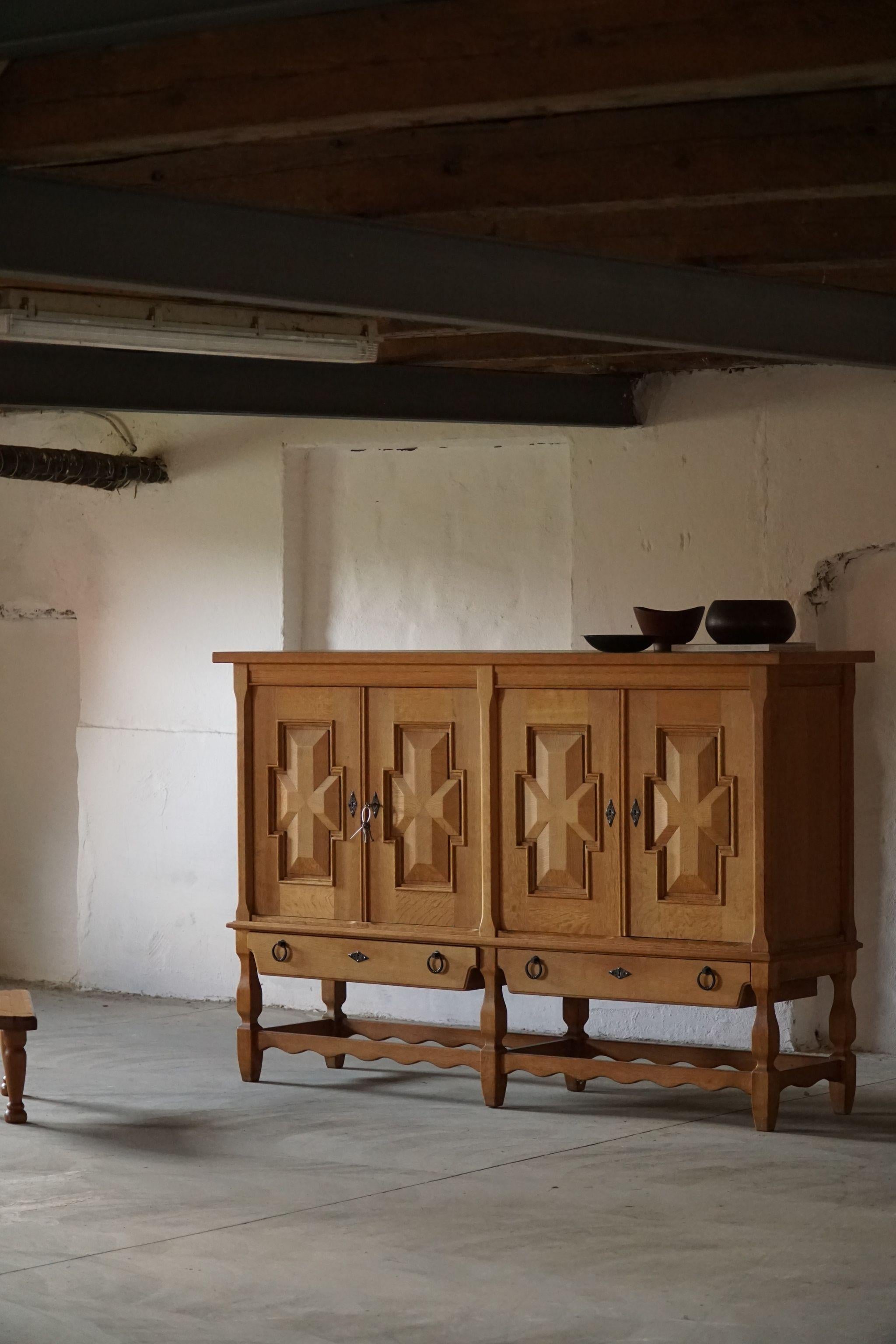 Mid Century Brutalist Sideboard in Solid Oak, Danish Cabinetmaker, Made in 1950s For Sale 7