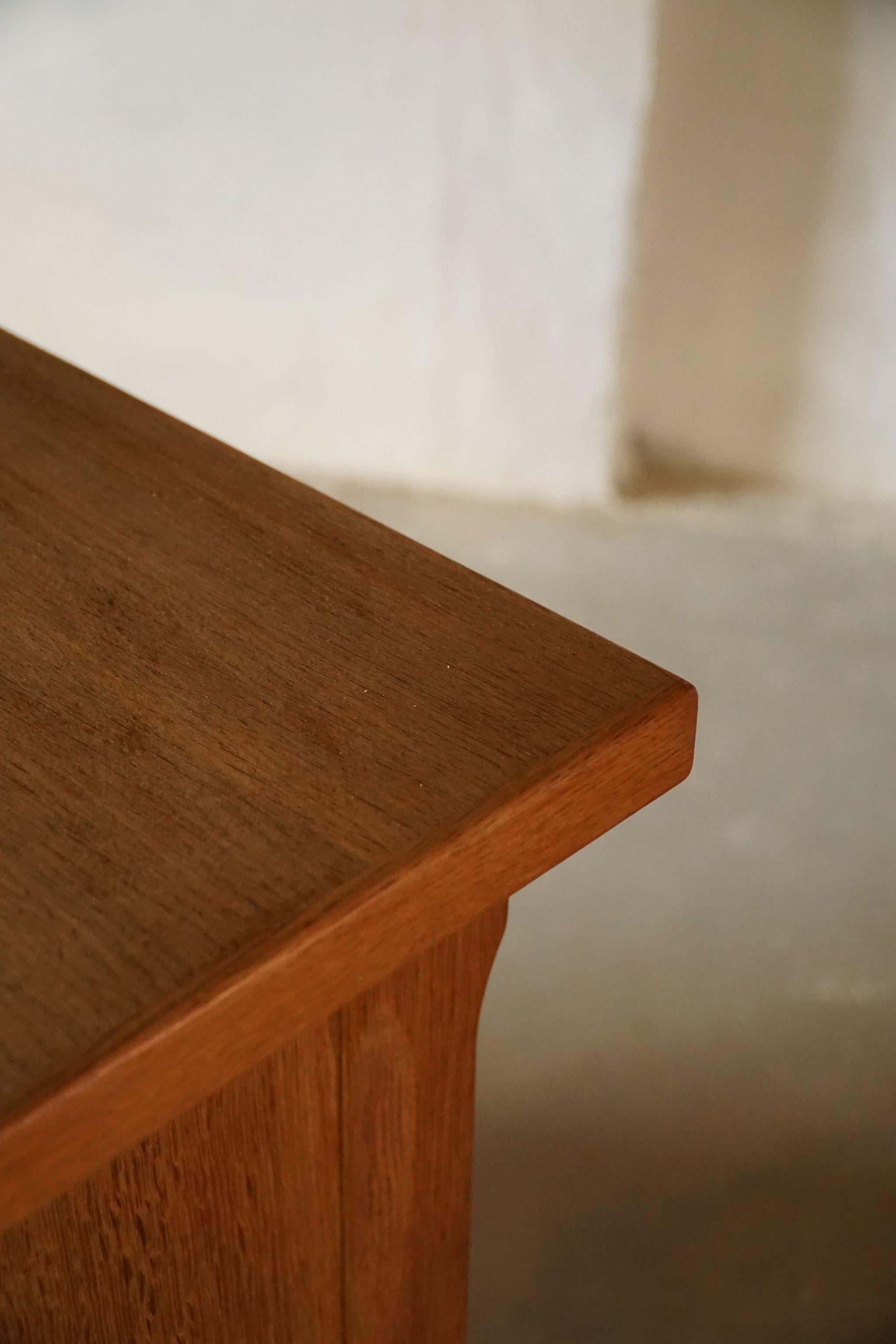 Mid Century Brutalist Sideboard in Solid Oak, Danish Cabinetmaker, Made in 1950s For Sale 15