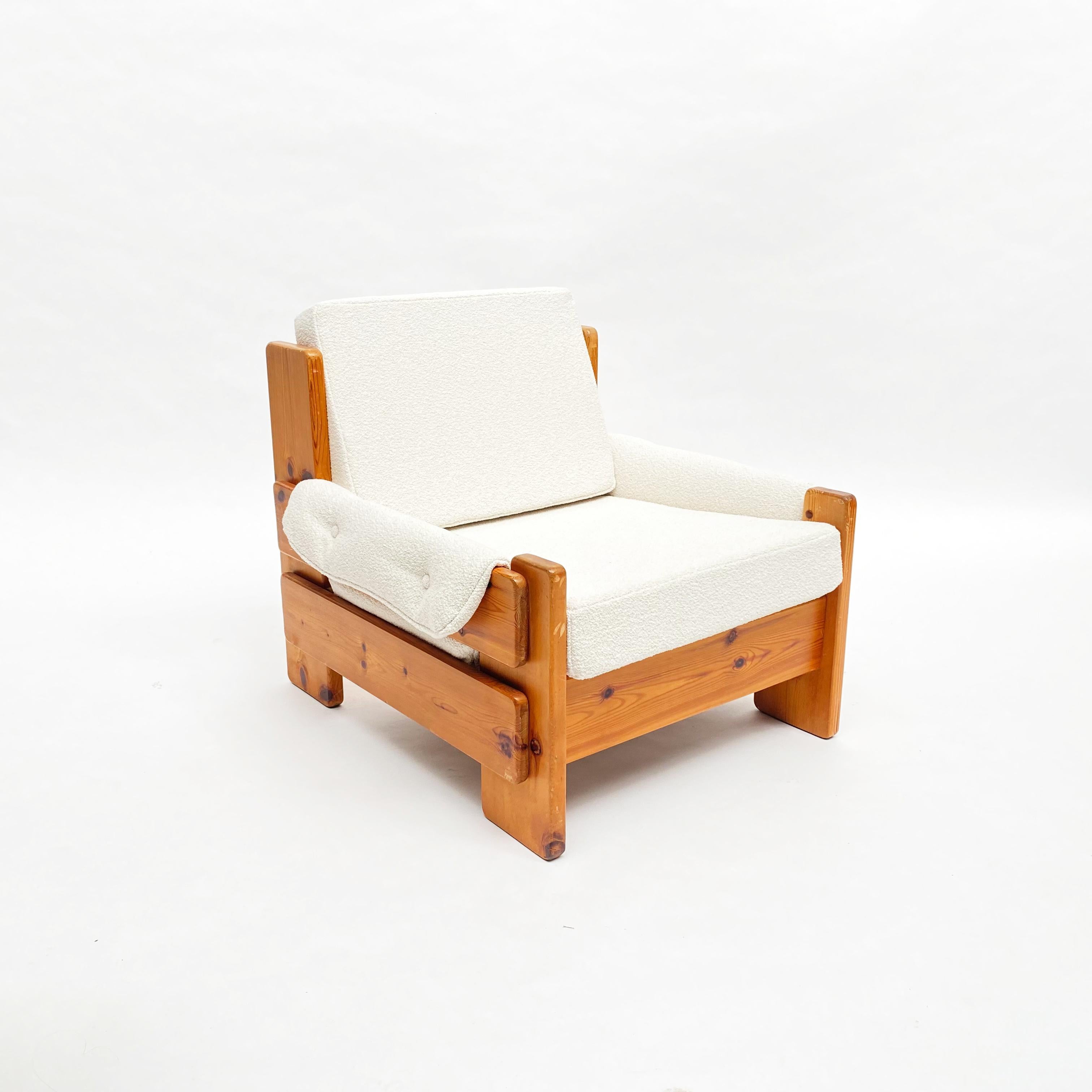 

Introduce a bold statement piece to your interior with this Mid-Century Brutalist lounge chair, crafted from solid pine in Sweden during the 1970s. The chair’s strong, geometric design is perfectly complemented by the luxurious new upholstery in