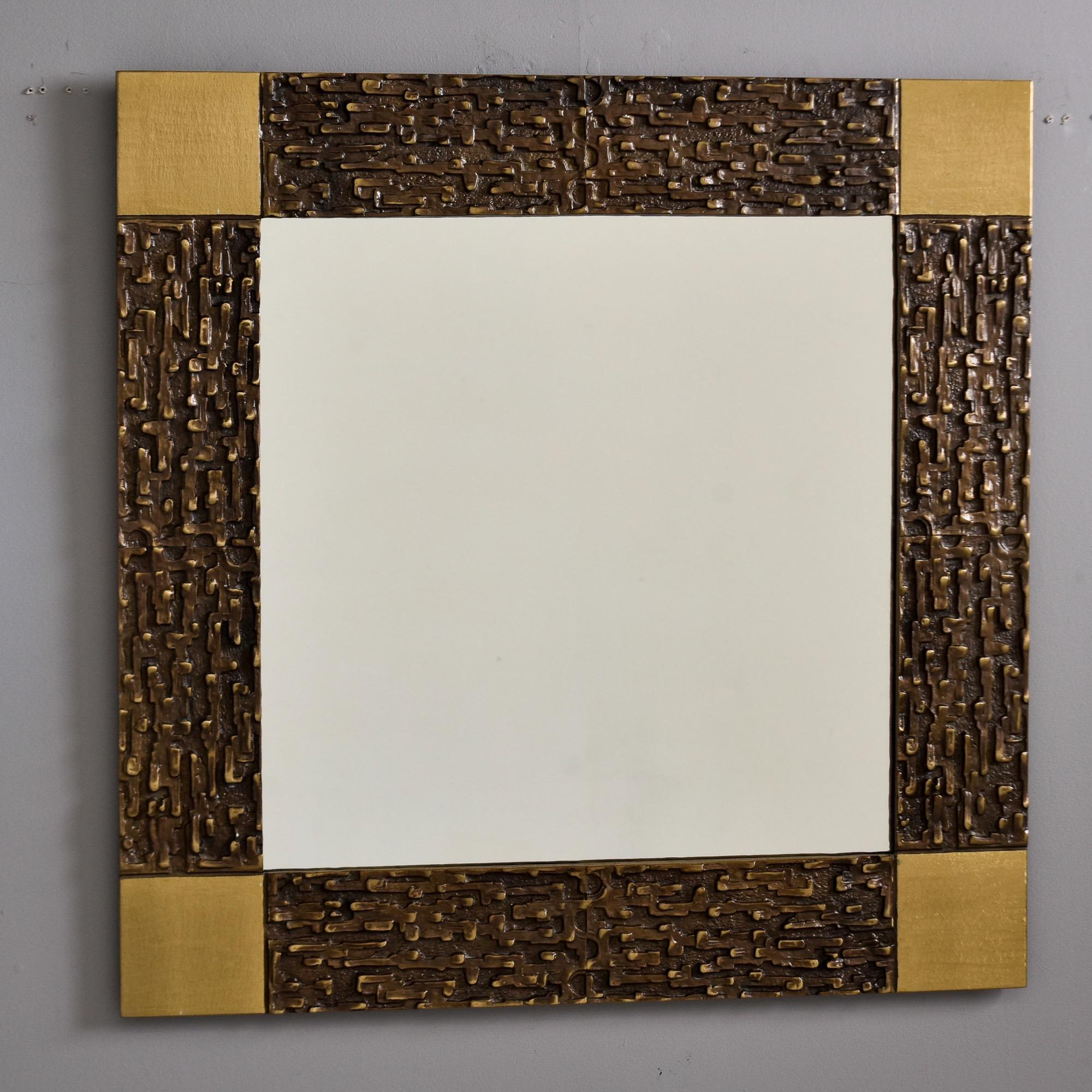 Miroir carré brutaliste du milieu du siècle avec cadre en laiton en vente 2