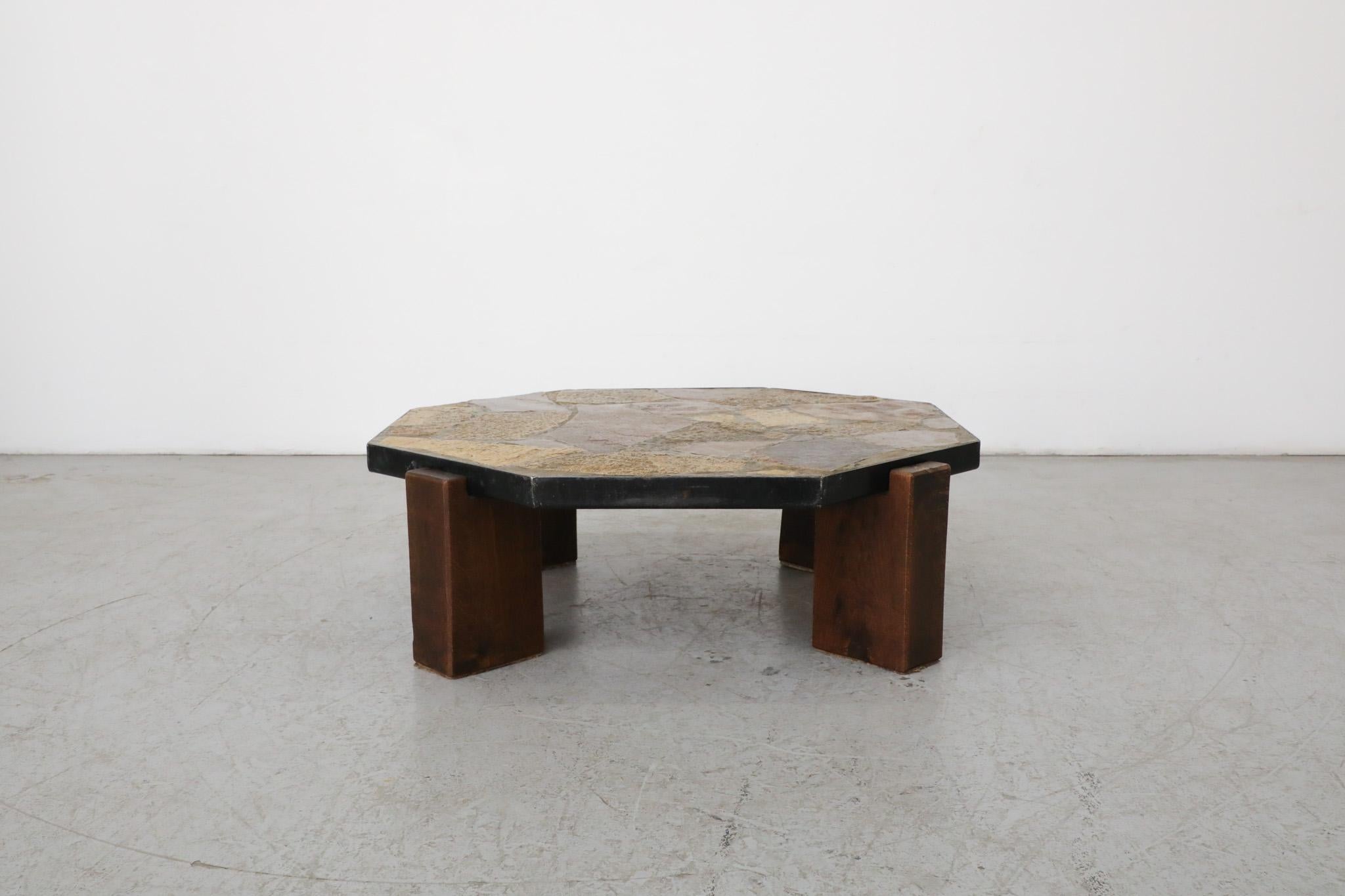 Sechseckiger brutalistischer Mid-Century-Tisch aus Stein, Holz und Stahl (Moderne der Mitte des Jahrhunderts)