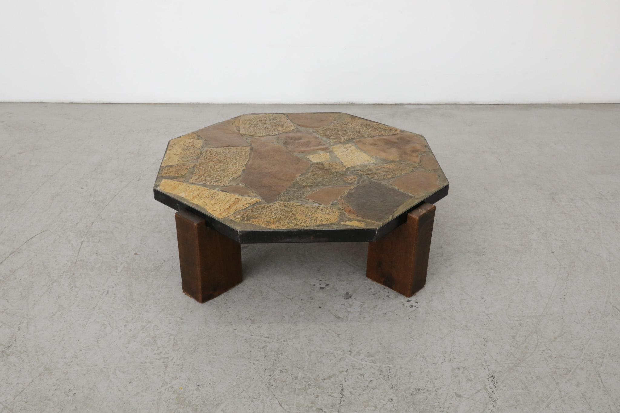 Sechseckiger brutalistischer Mid-Century-Tisch aus Stein, Holz und Stahl (Niederländisch)