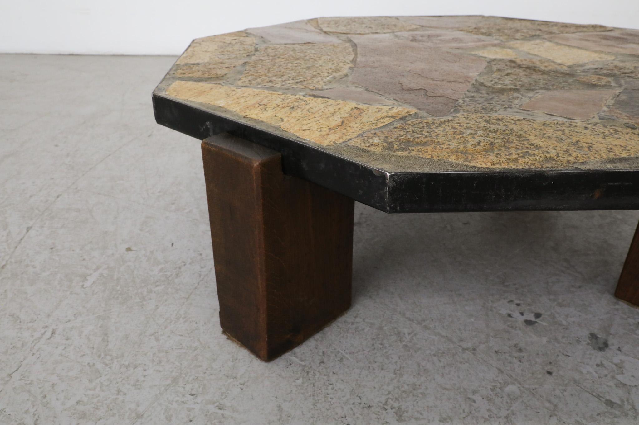 Sechseckiger brutalistischer Mid-Century-Tisch aus Stein, Holz und Stahl (Mitte des 20. Jahrhunderts)