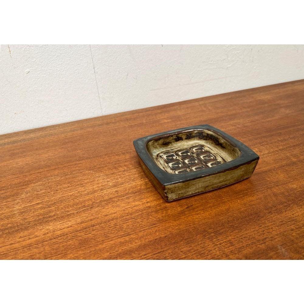 Mid-Century Brutalist Stoneware Bowl by Jorgen Mogensen for Royal Copenhagen In Excellent Condition For Sale In Hamburg, DE