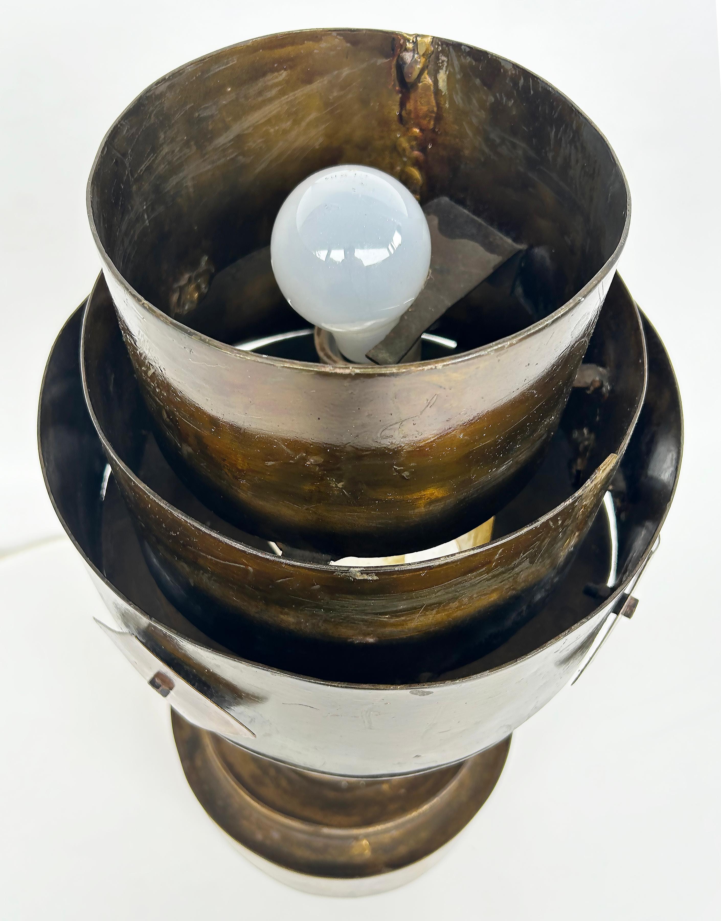 Lampe de table Brutalist Studio Craft du milieu du siècle en Lucite, laiton en vente 4