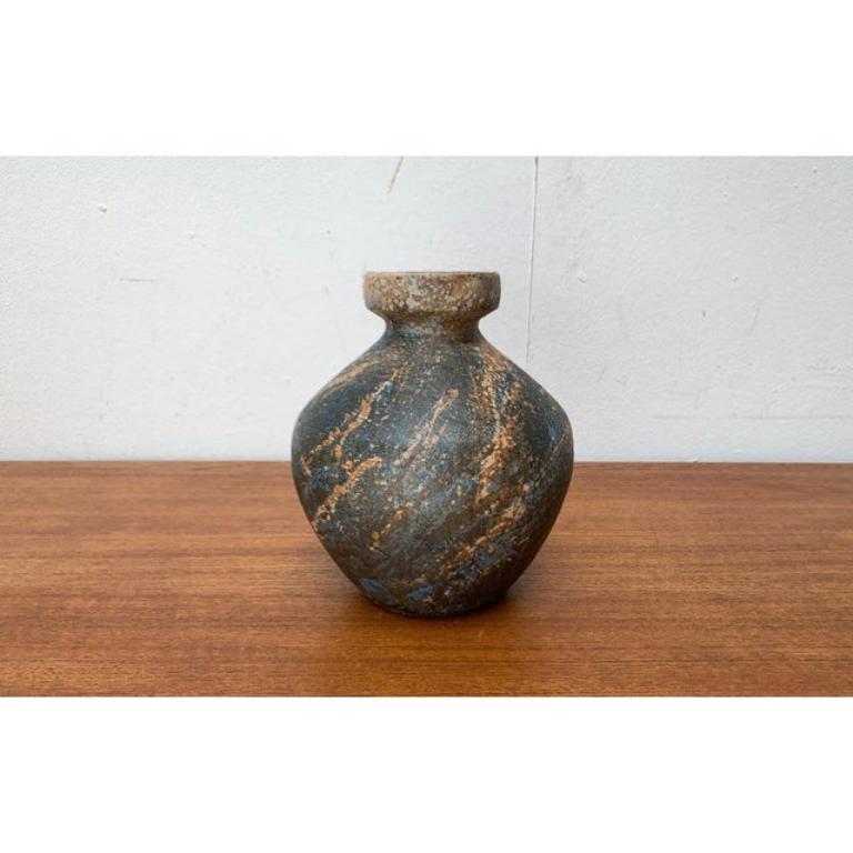 Brutalistische Studio-Keramikvase aus der Mitte des Jahrhunderts von Gerhard Liebenthron, Deutschland, 1970er Jahre im Angebot 6
