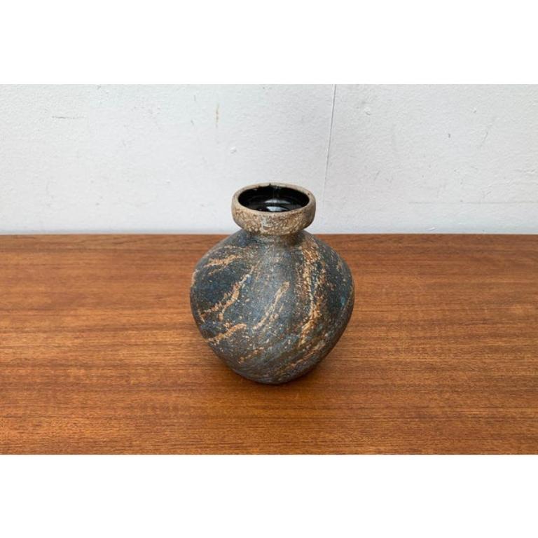 Brutalistische Studio-Keramikvase aus der Mitte des Jahrhunderts von Gerhard Liebenthron, Deutschland, 1970er Jahre im Angebot 7