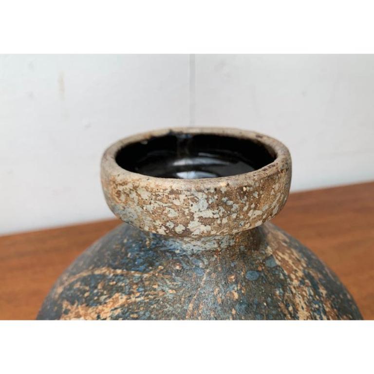 Brutalistische Studio-Keramikvase aus der Mitte des Jahrhunderts von Gerhard Liebenthron, Deutschland, 1970er Jahre im Zustand „Hervorragend“ im Angebot in Hamburg, DE