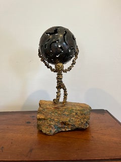 Brutalistischer Atlas aus der Mitte des Jahrhunderts mit Fackelschnitt