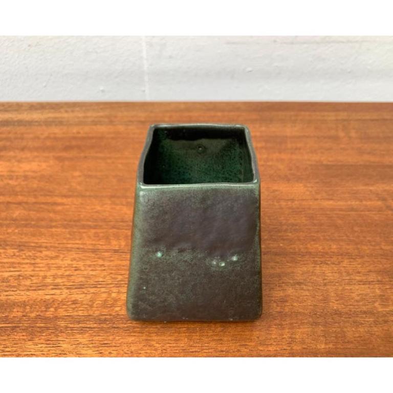 Brutalistische Vase aus der Jahrhundertmitte von BKW Böttger Keramik Wandsbek, Hamburg, 1960er Jahre (20. Jahrhundert) im Angebot