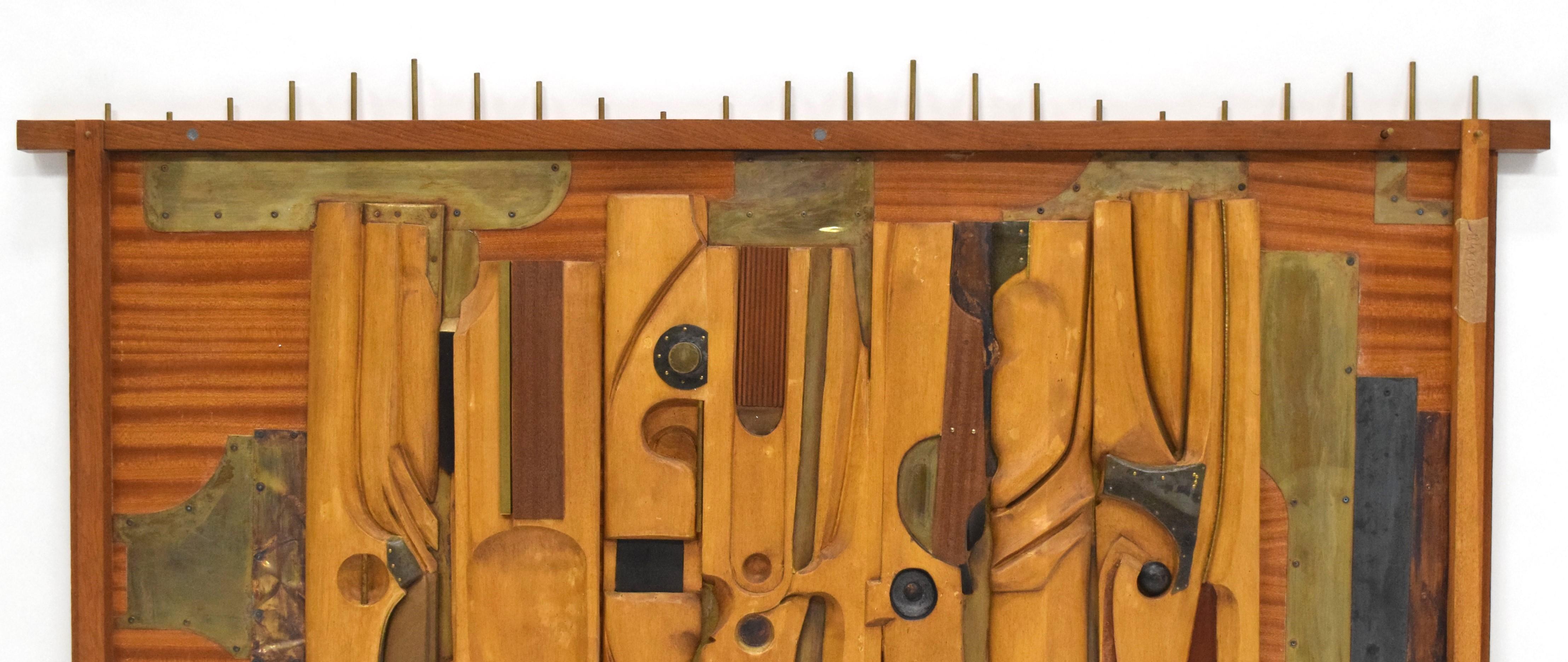 Colgante de pared francés, mediados de siglo, Brutalista. Construido en madera.