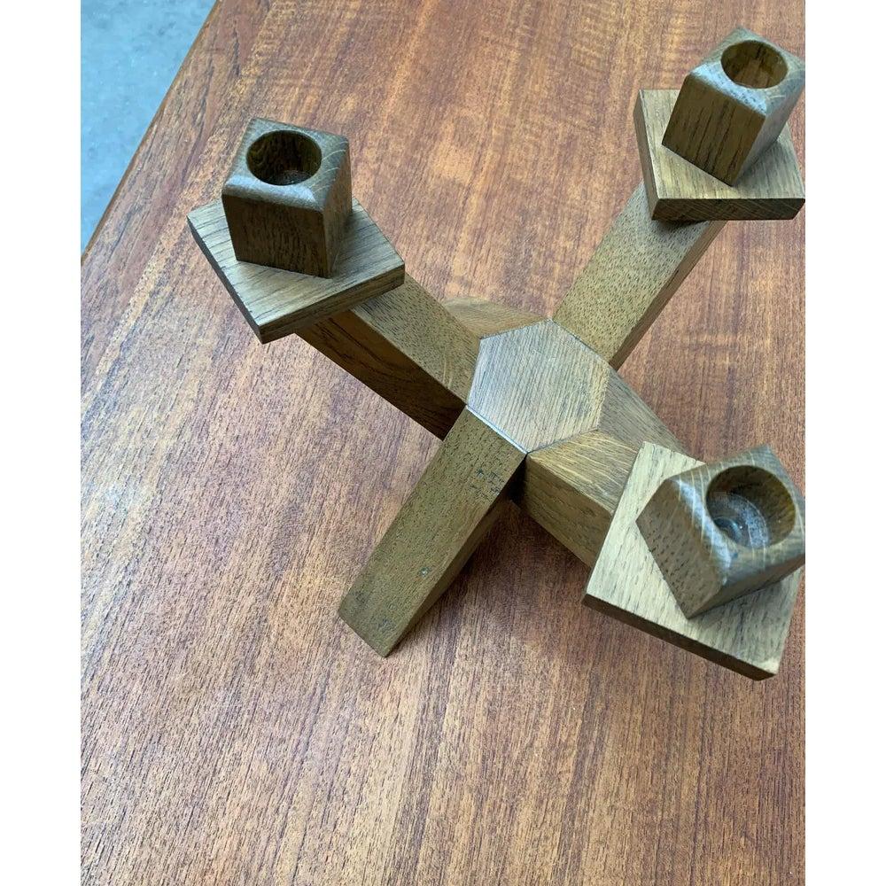 Brutalistischer Holz-Kerzenhalter aus der Jahrhundertmitte, 1960er Jahre im Angebot 5