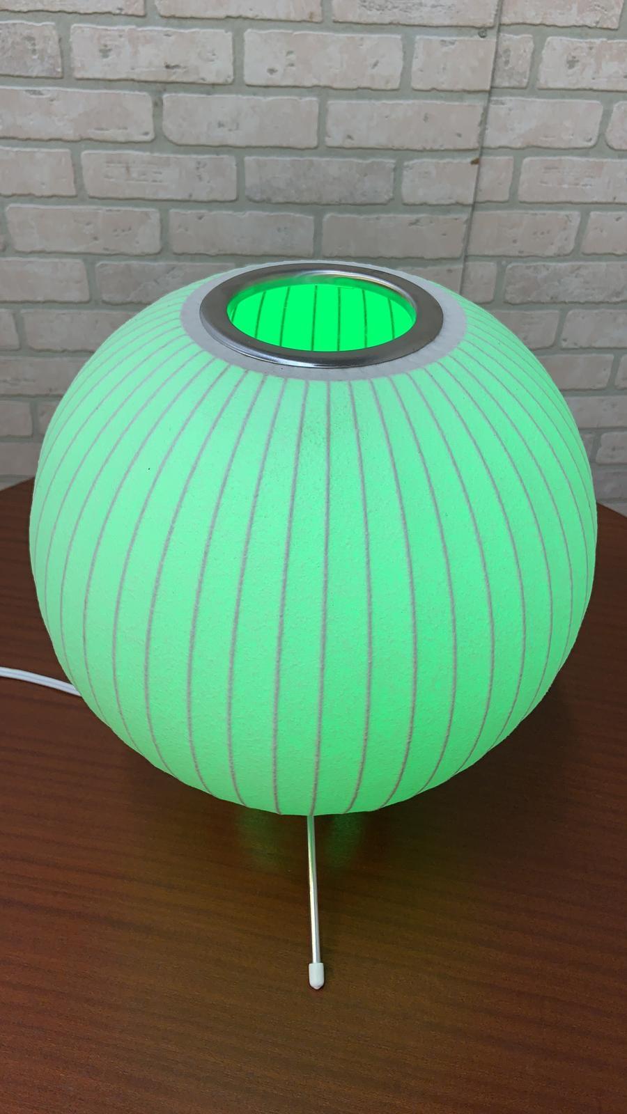 Mid Century Bubble Lamp Ball Tripod Stand par George Nelson pour Herman Miller Bon état à Chicago, IL