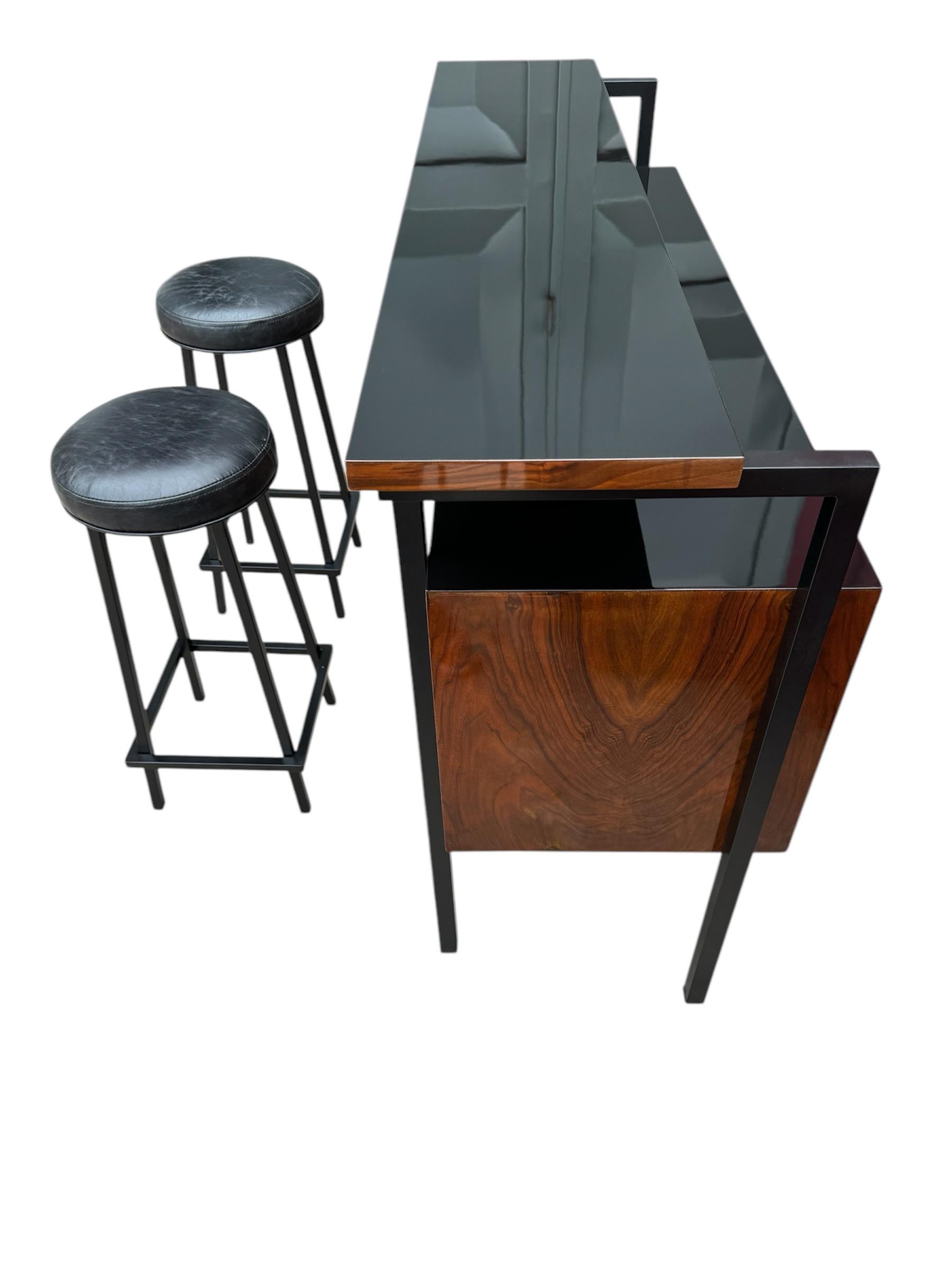 Buffet bar di metà secolo con sgabello Design italiano in vendita 4